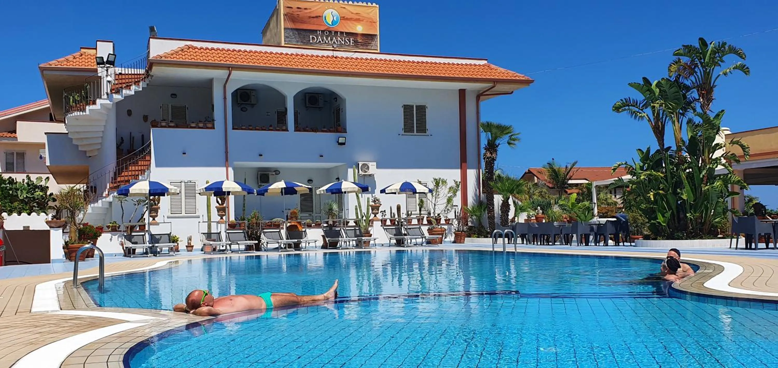 Hotel Damanse