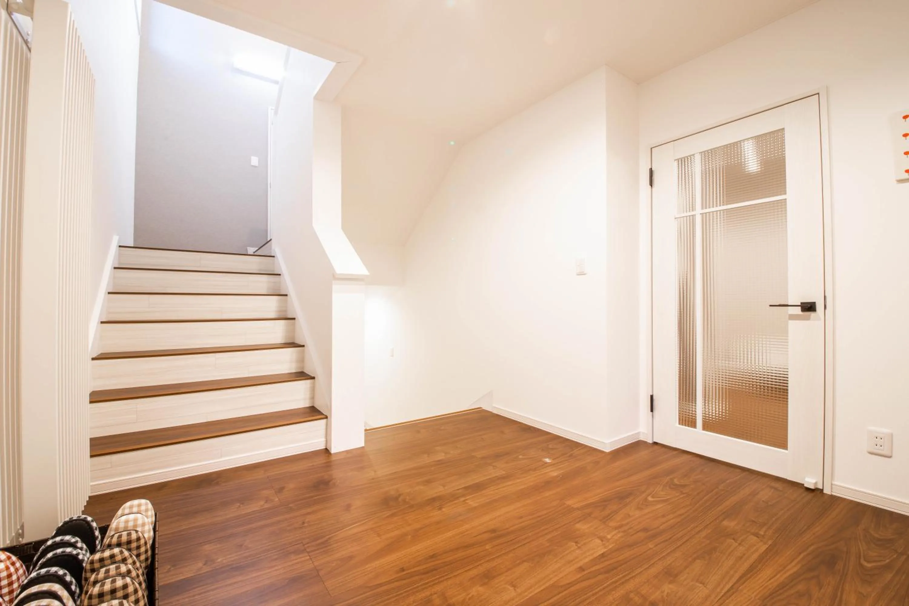 Photo of the whole room in THE SUN LOUNGE