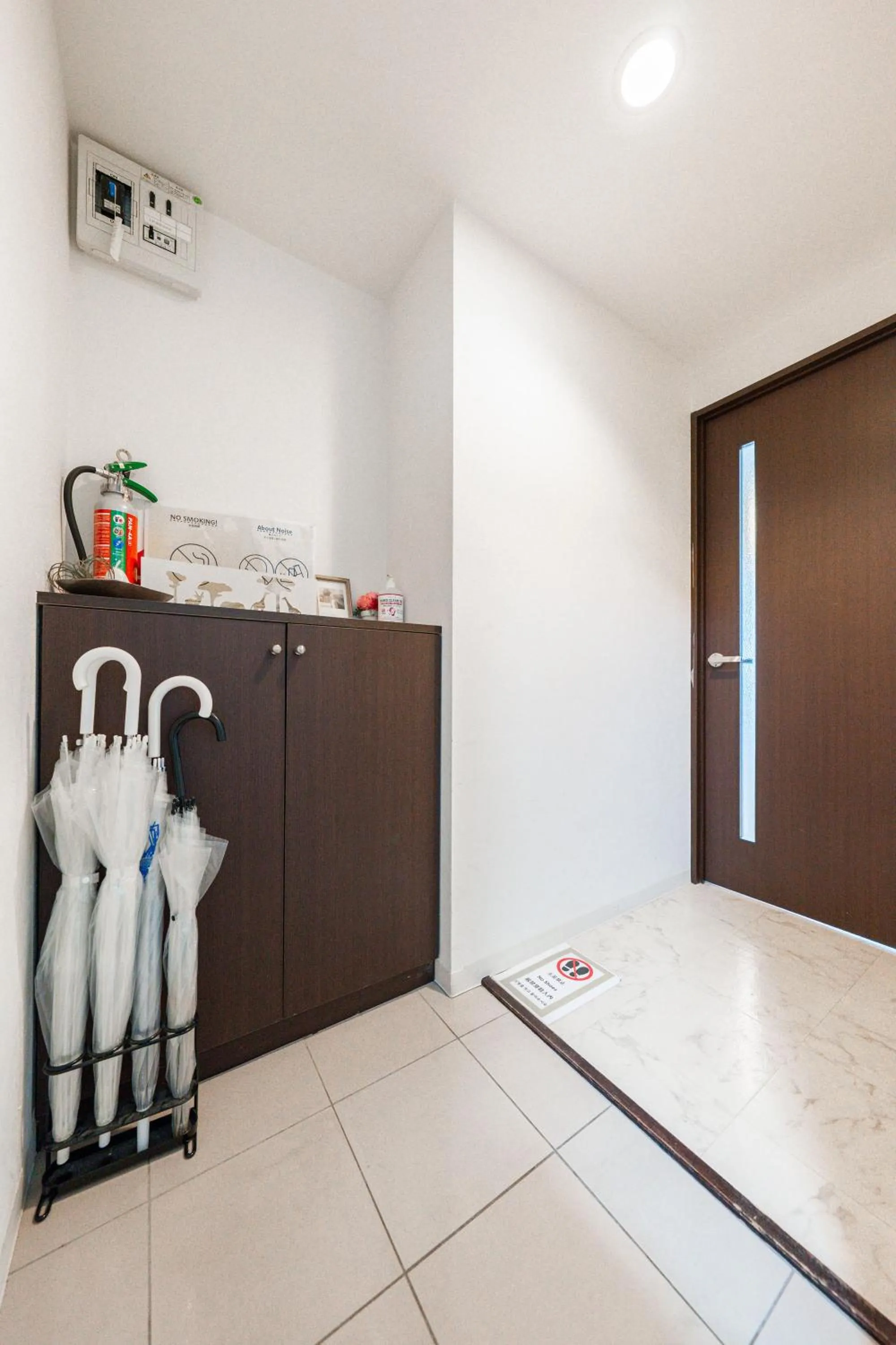 Facade/entrance in YELLOW