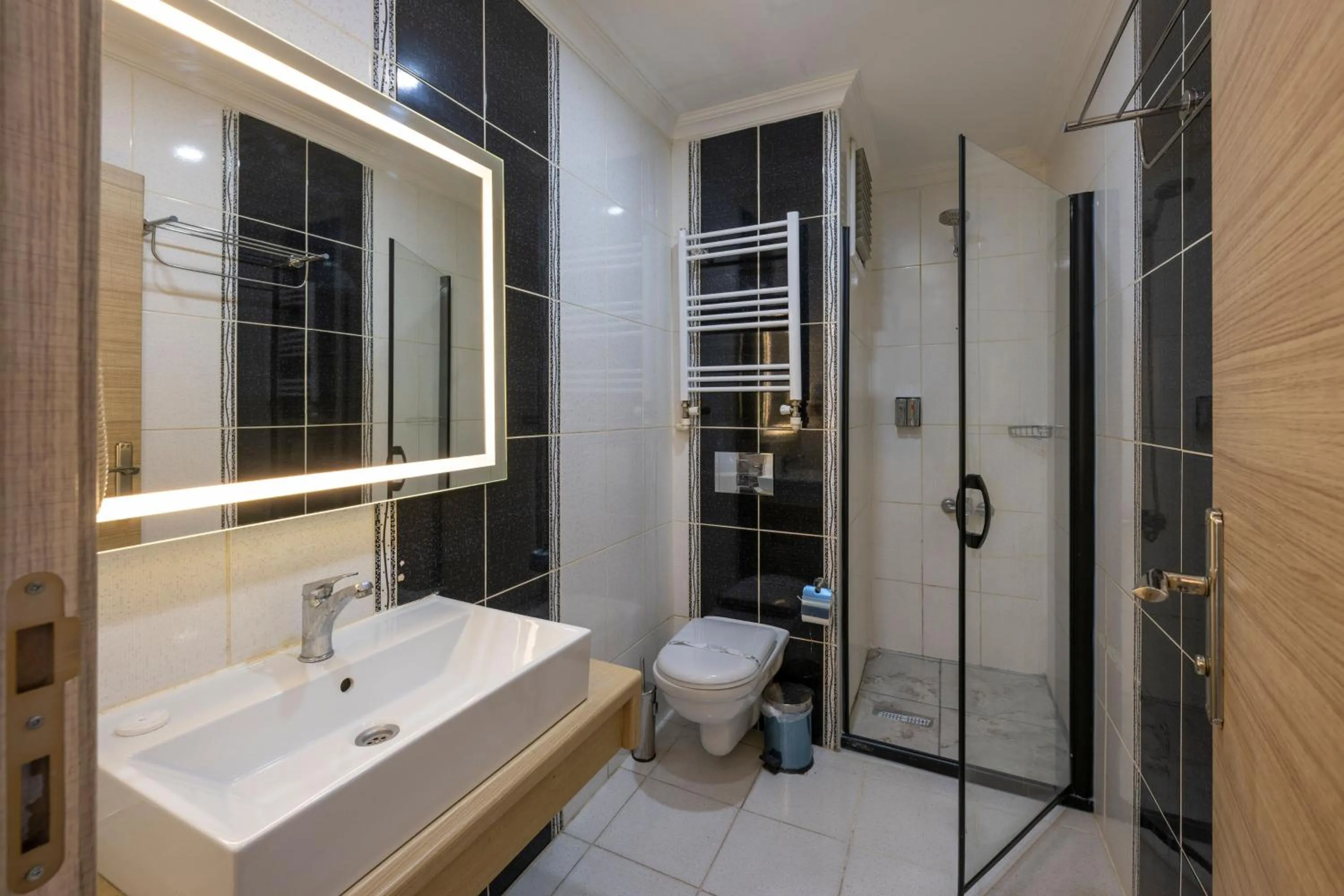 Shower in The Hotel Ottoman City Istanbul