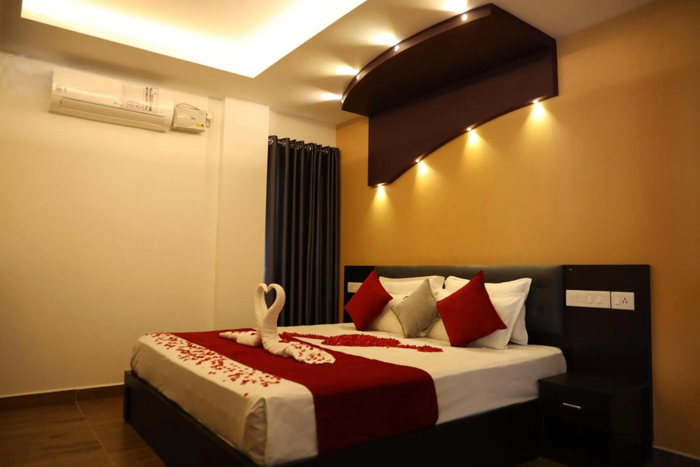 Bed in Igloo Heritage Resorts