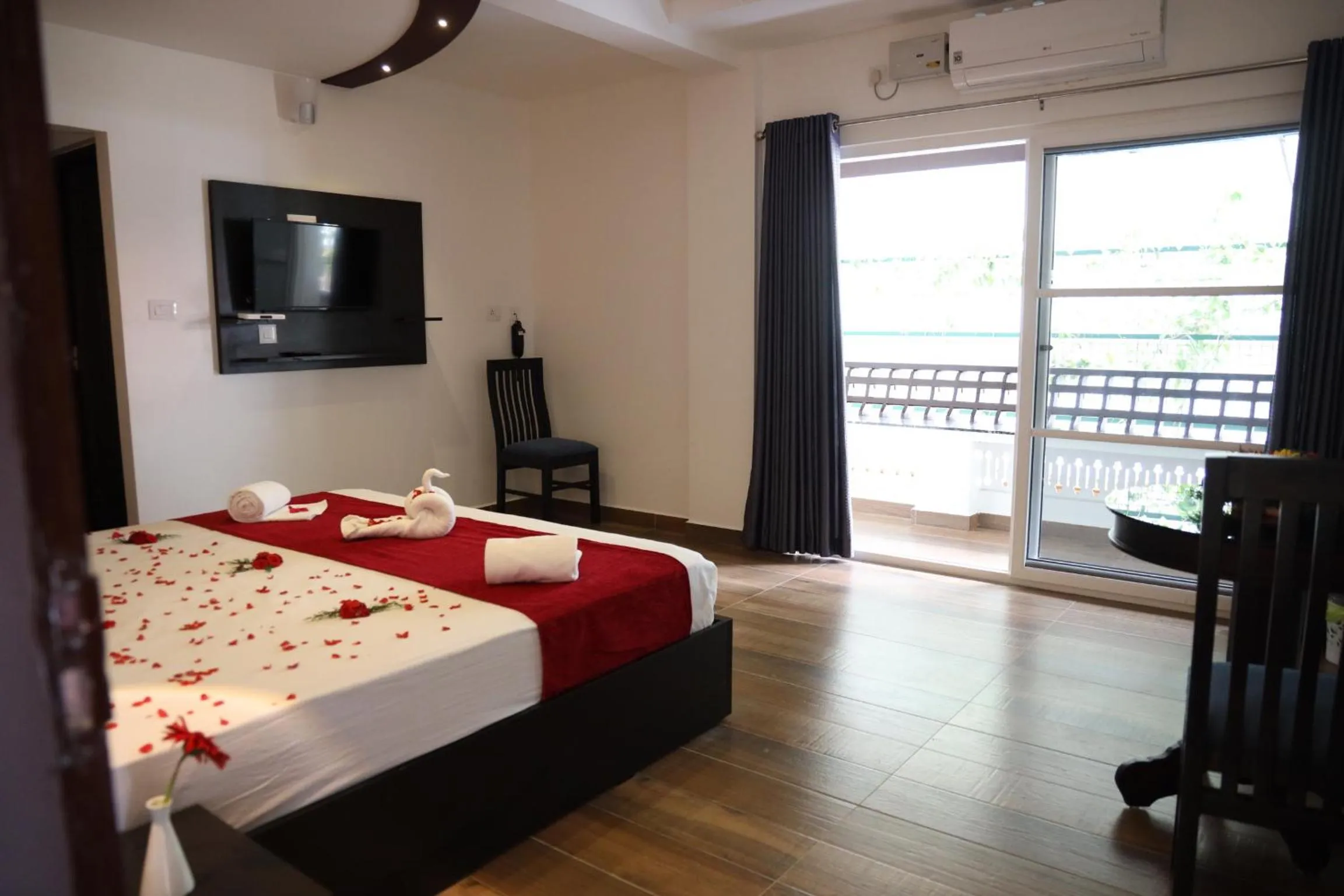 Bed in Igloo Heritage Resorts