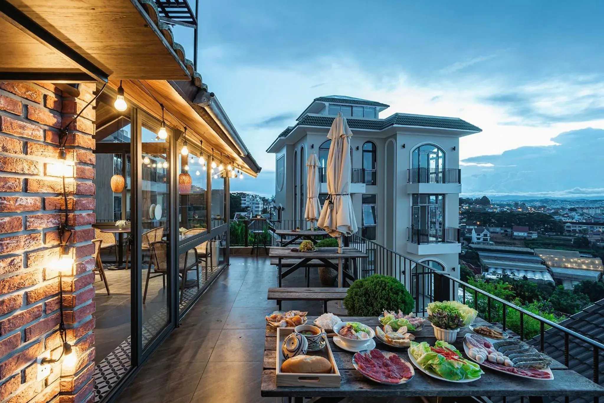 Restaurant/places to eat in Miền Sương Khói - Home & Café Restaurant/places to eat in Miền Sương Khói - Home & Café