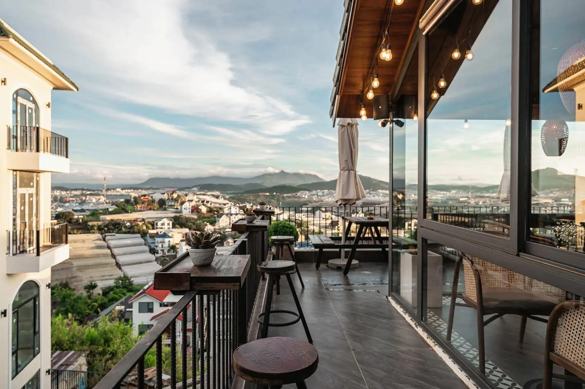 Restaurant/places to eat in Miền Sương Khói - Home & Café Restaurant/places to eat in Miền Sương Khói - Home & Café