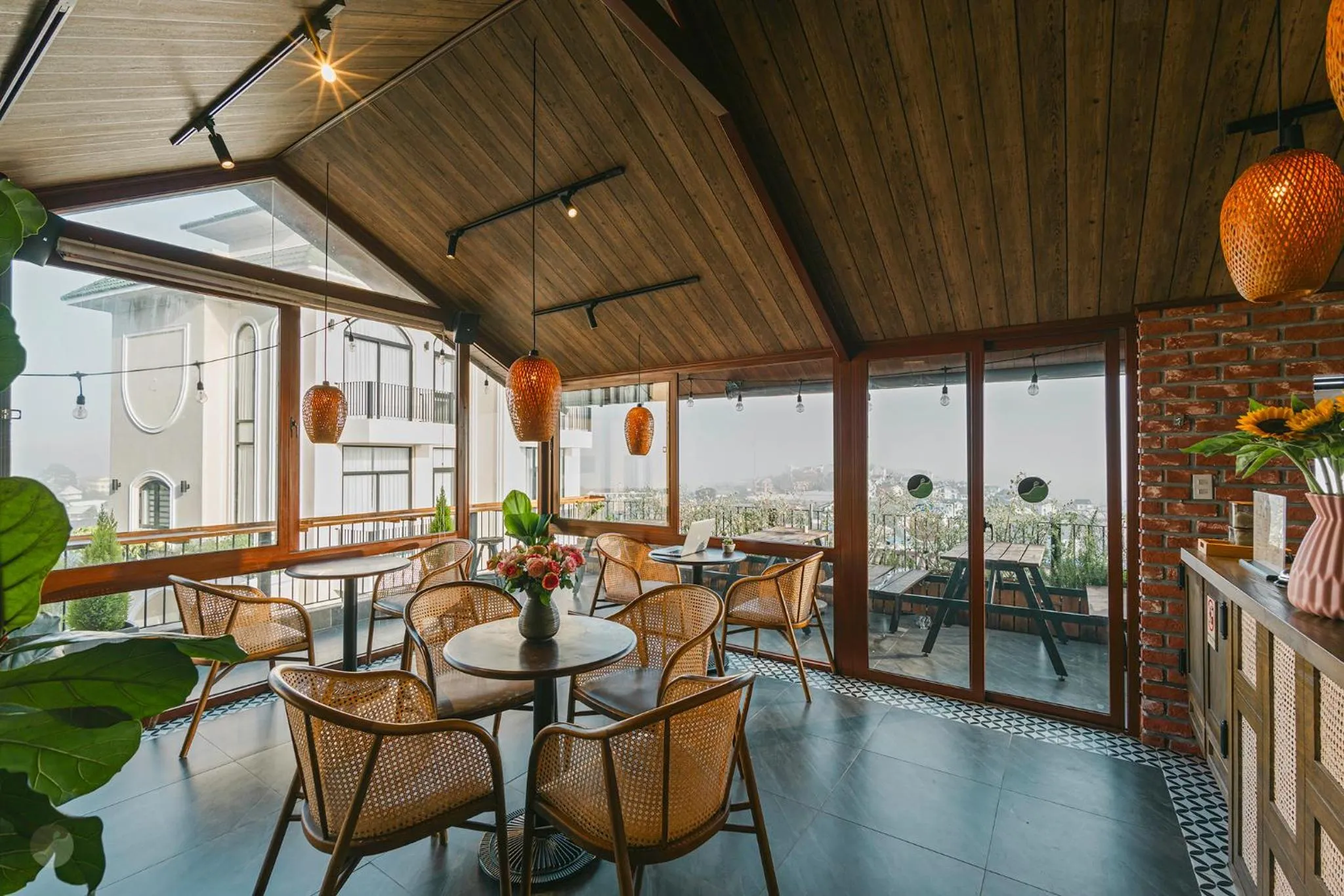 Miền Sương Khói - Home & Café