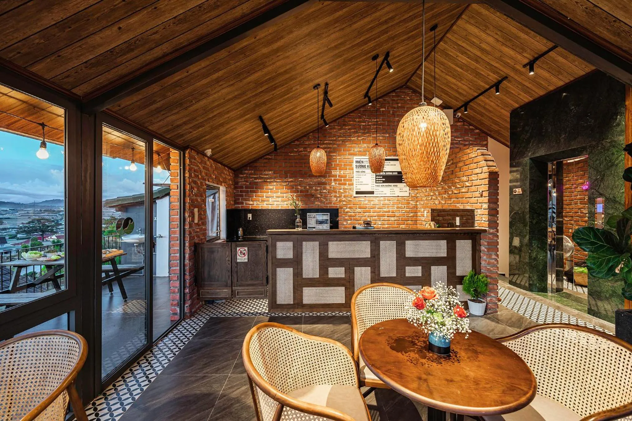 Restaurant/places to eat in Miền Sương Khói - Home & Café