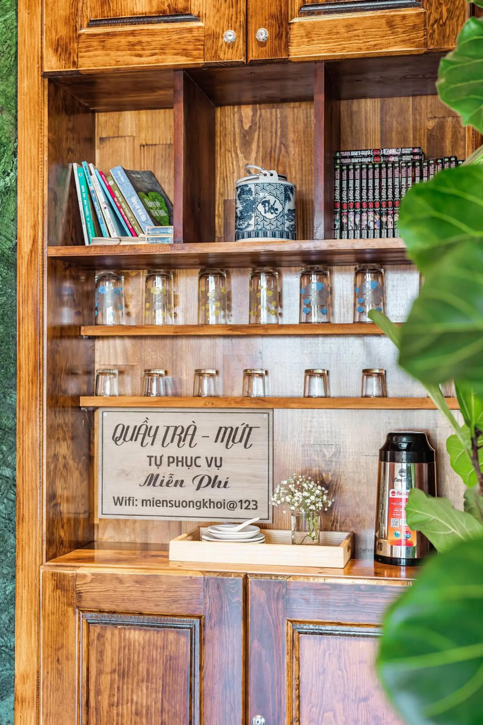 Lounge or bar in Miền Sương Khói - Home & Café Lounge or bar in Miền Sương Khói - Home & Café