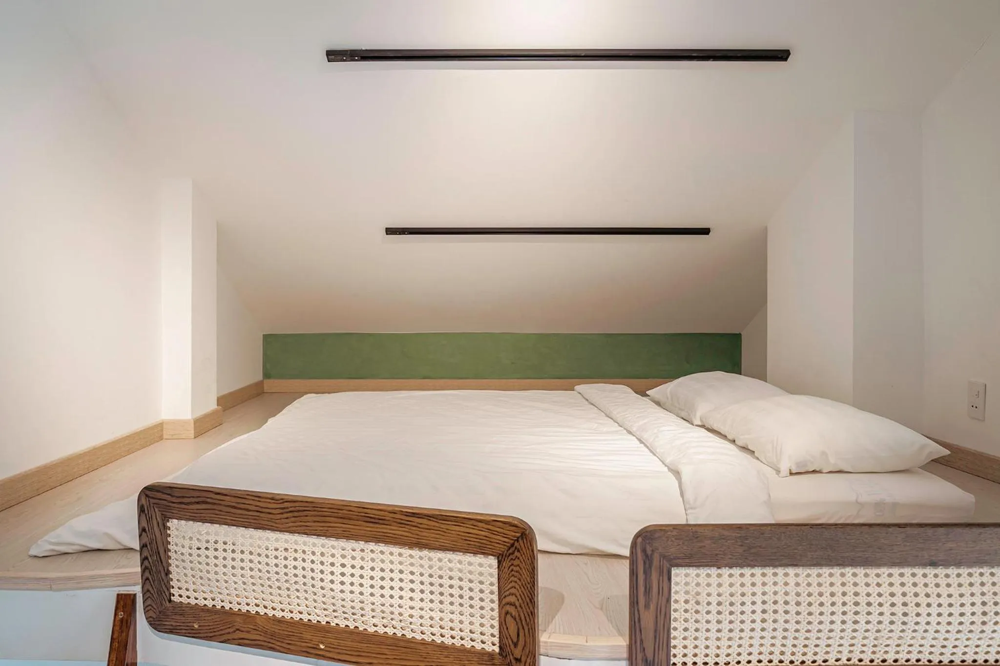 Bed in Miền Sương Khói - Home & Café