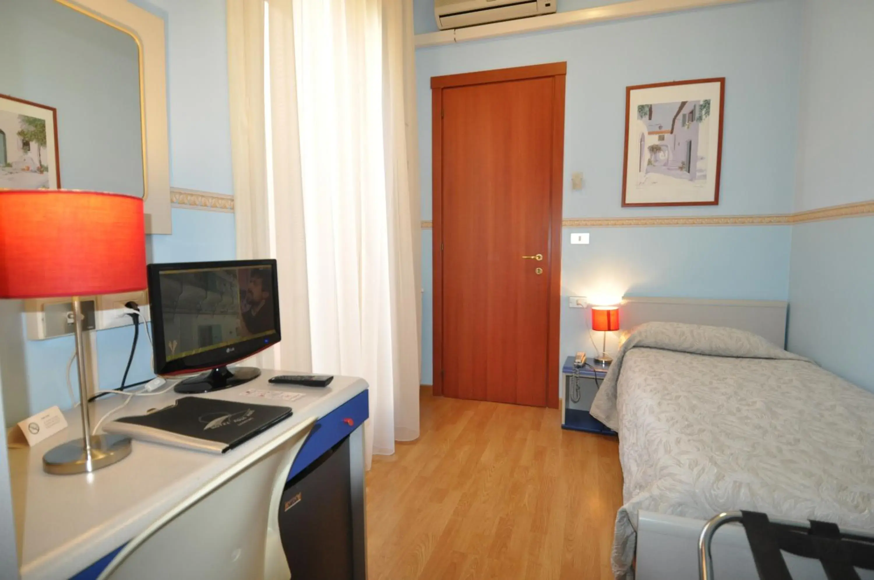 Single Room in Hotel Sole Mare Single Room in Hotel Sole Mare