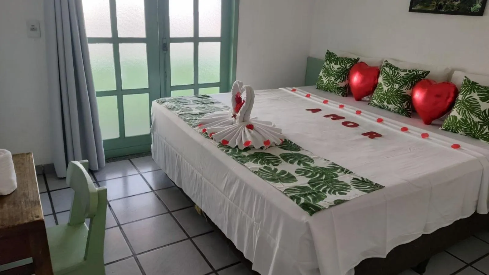 Bed in Hotel Porto Verde -JG