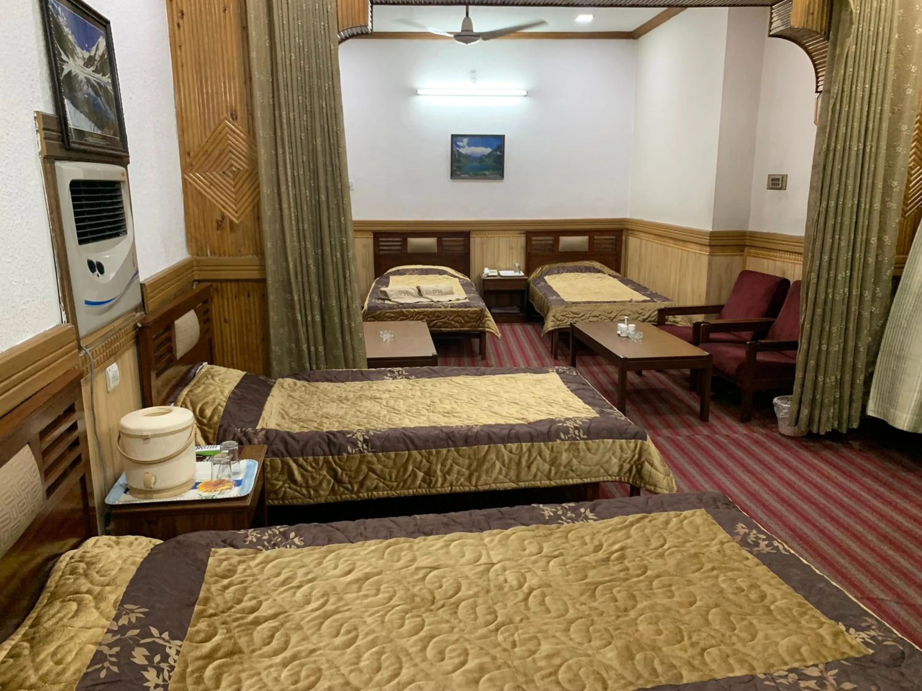 Photo of the whole room, Bed in Park Hotel Gilgit