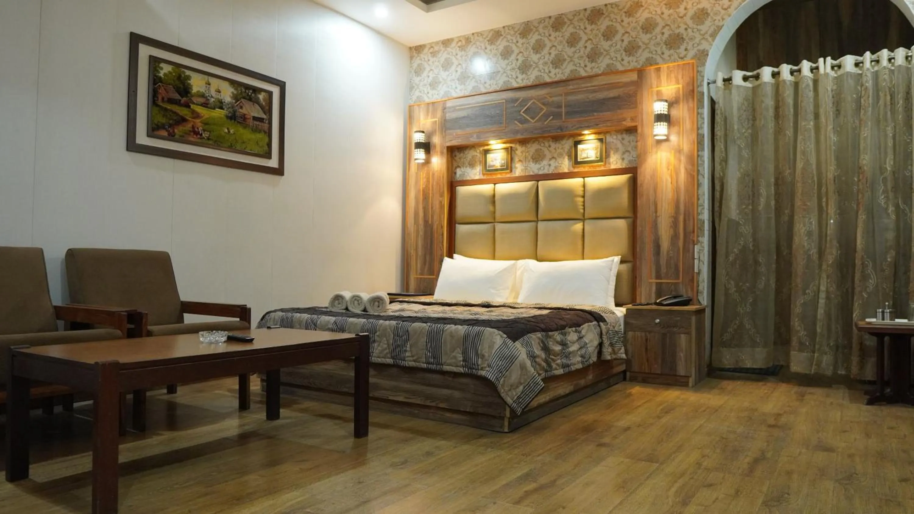 Bedroom, Bed in Park Hotel Gilgit