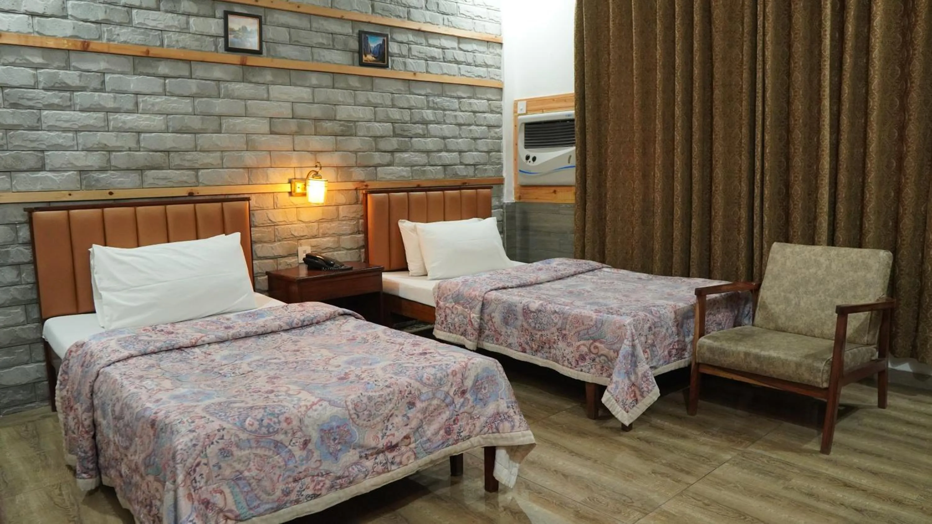 Bedroom, Bed in Park Hotel Gilgit