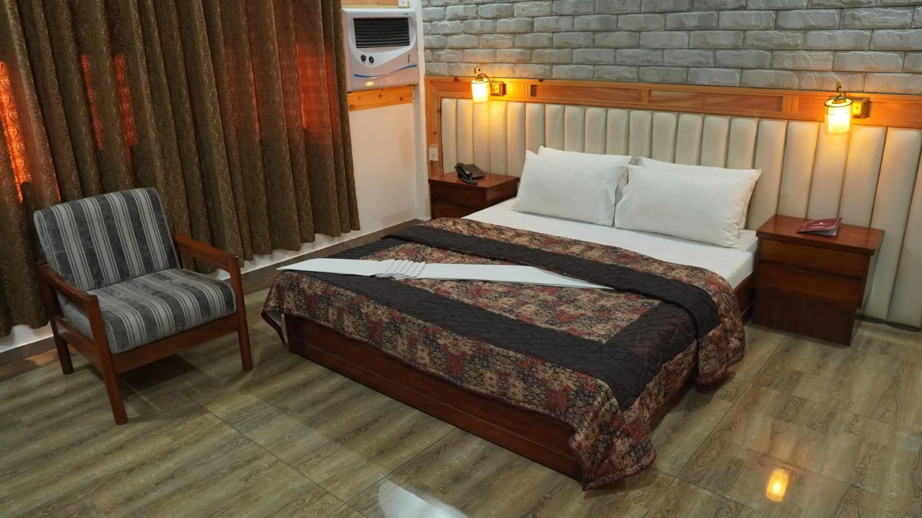 Bedroom, Bed in Park Hotel Gilgit