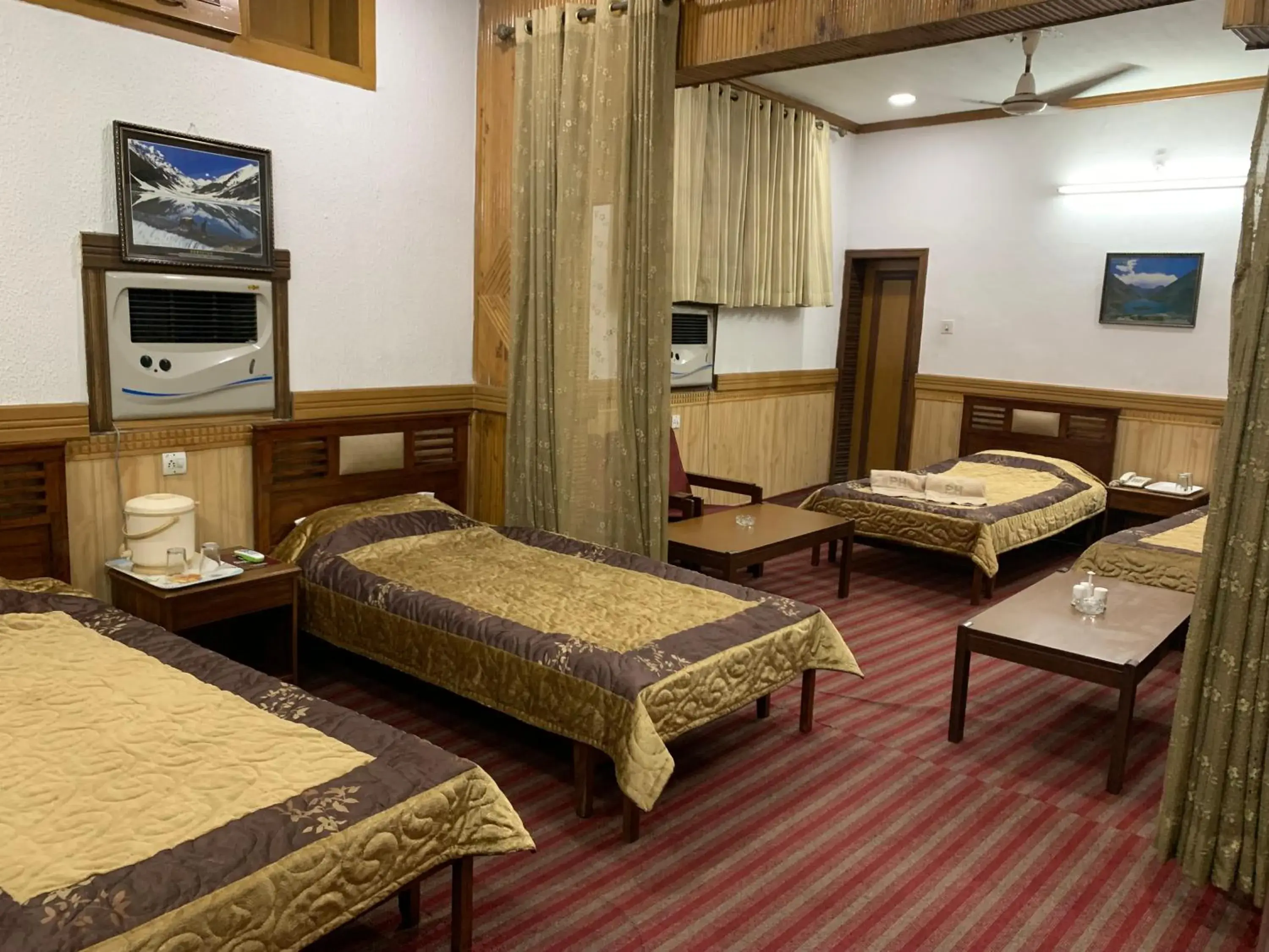 Bedroom, Bed in Park Hotel Gilgit Bedroom, Bed in Park Hotel Gilgit