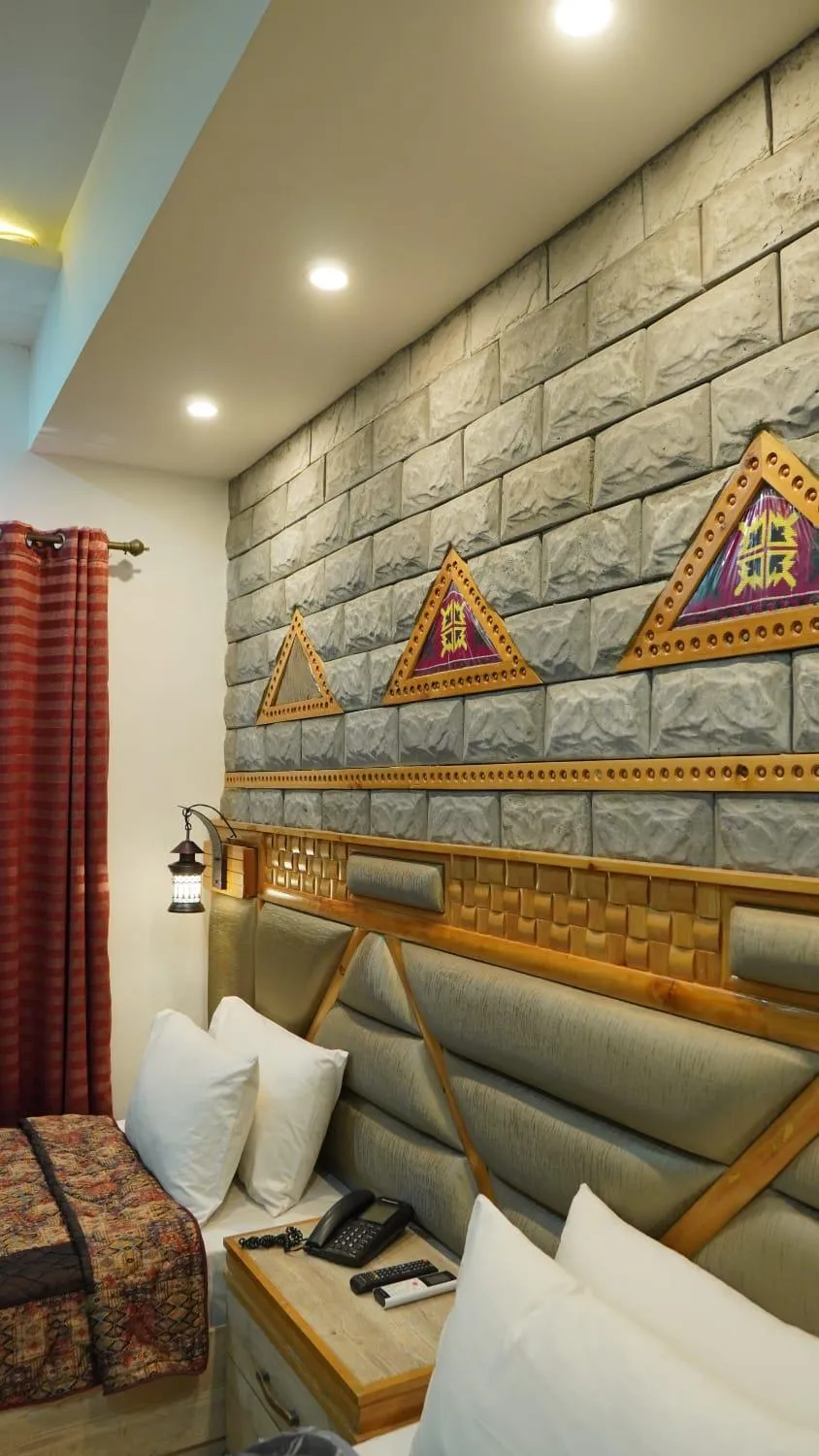 Bedroom, Bed in Park Hotel Gilgit