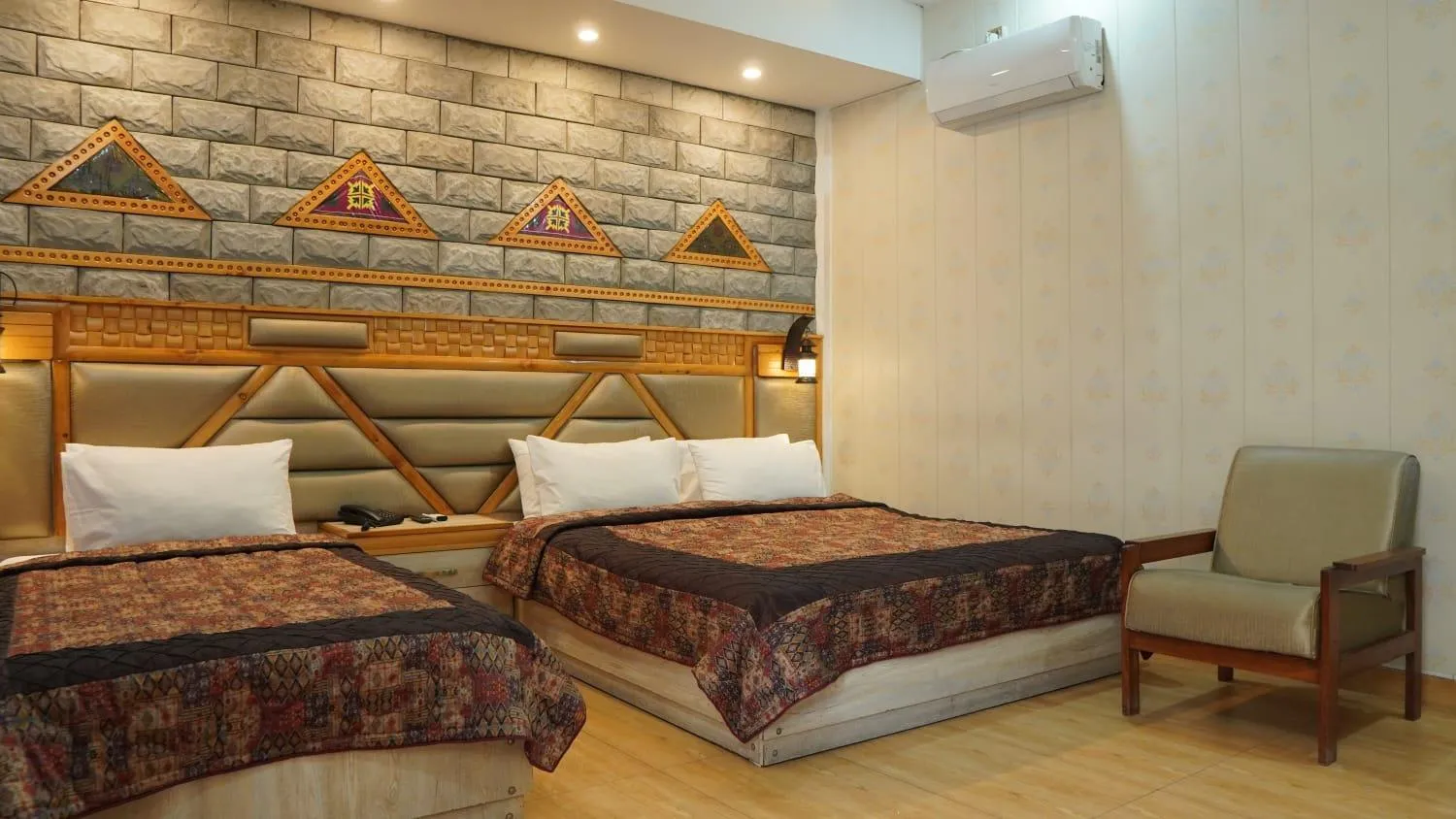 Bedroom, Bed in Park Hotel Gilgit