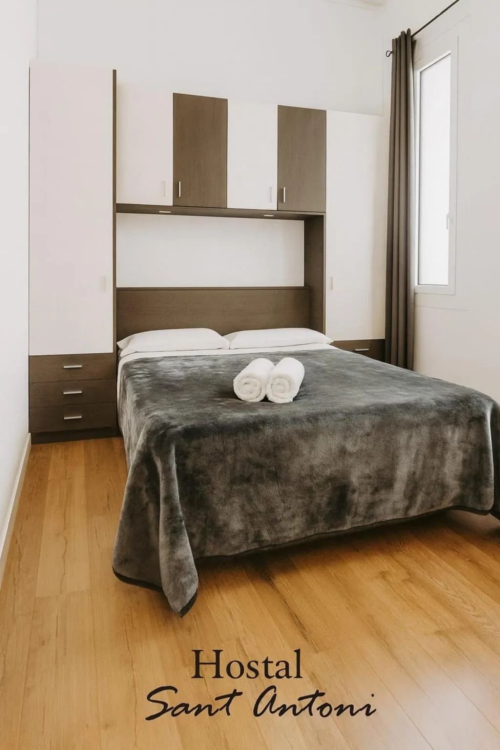 Bedroom, Bed in Hostal Sant Antoni