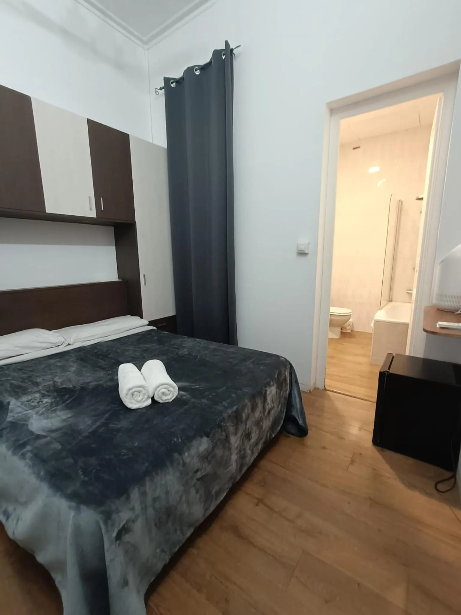 Bed in Hostal Sant Antoni