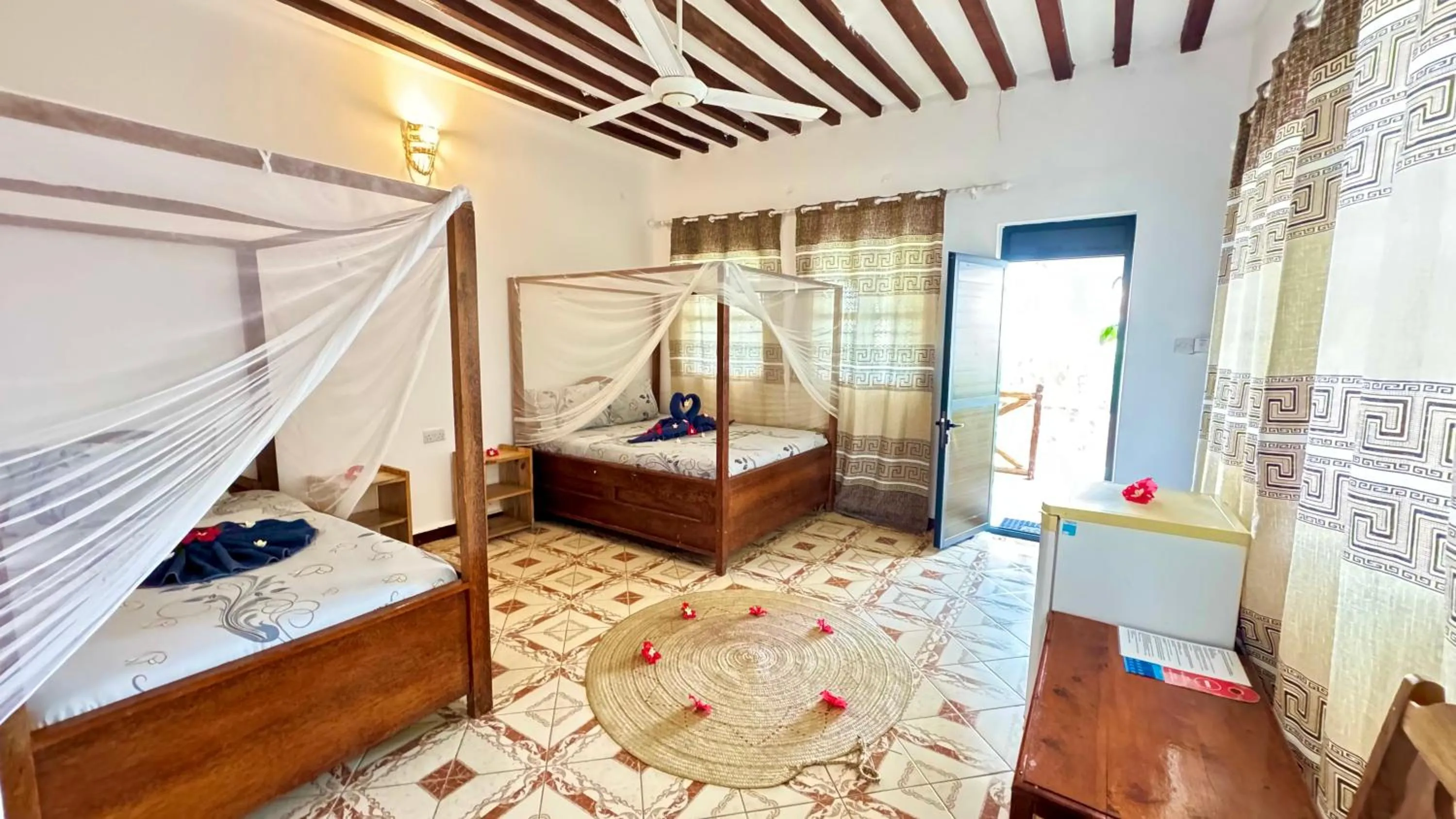 Photo of the whole room, Bed in Kihori Nungwi