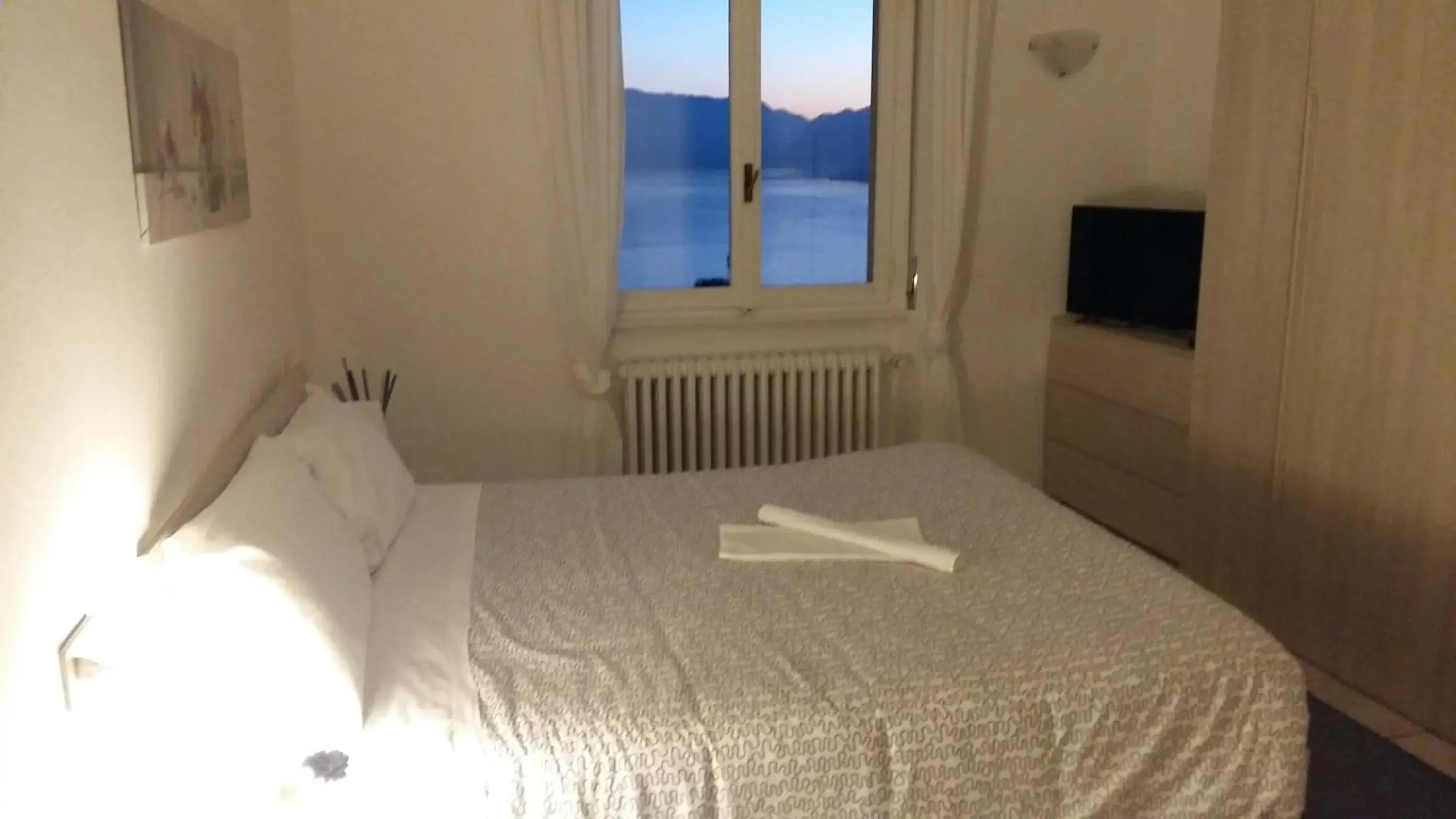 Double Room with Lake View - single occupancy in B&B Belvedere Double Room with Lake View - single occupancy in B&B Belvedere