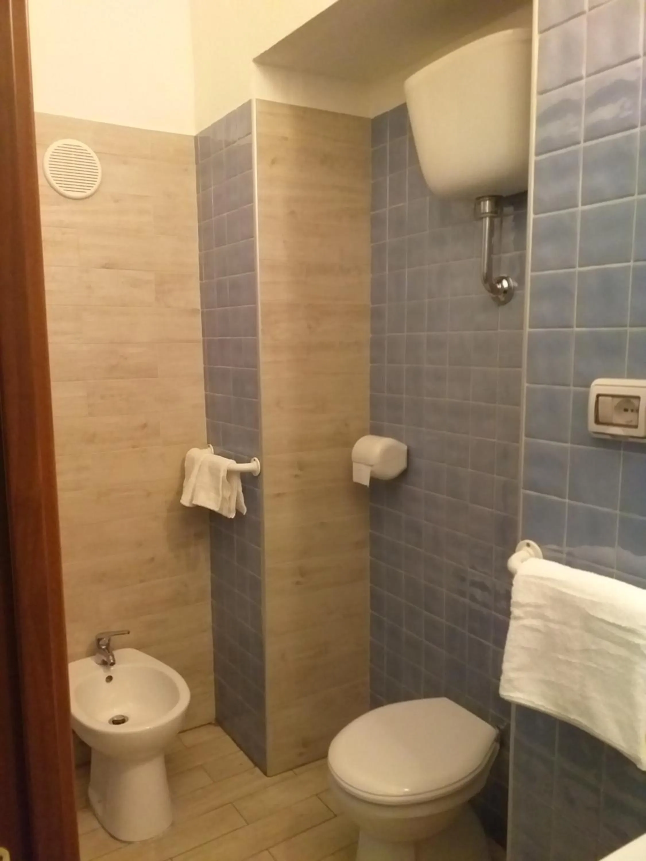 Bathroom in Hotel Vittorio Veneto Napoli