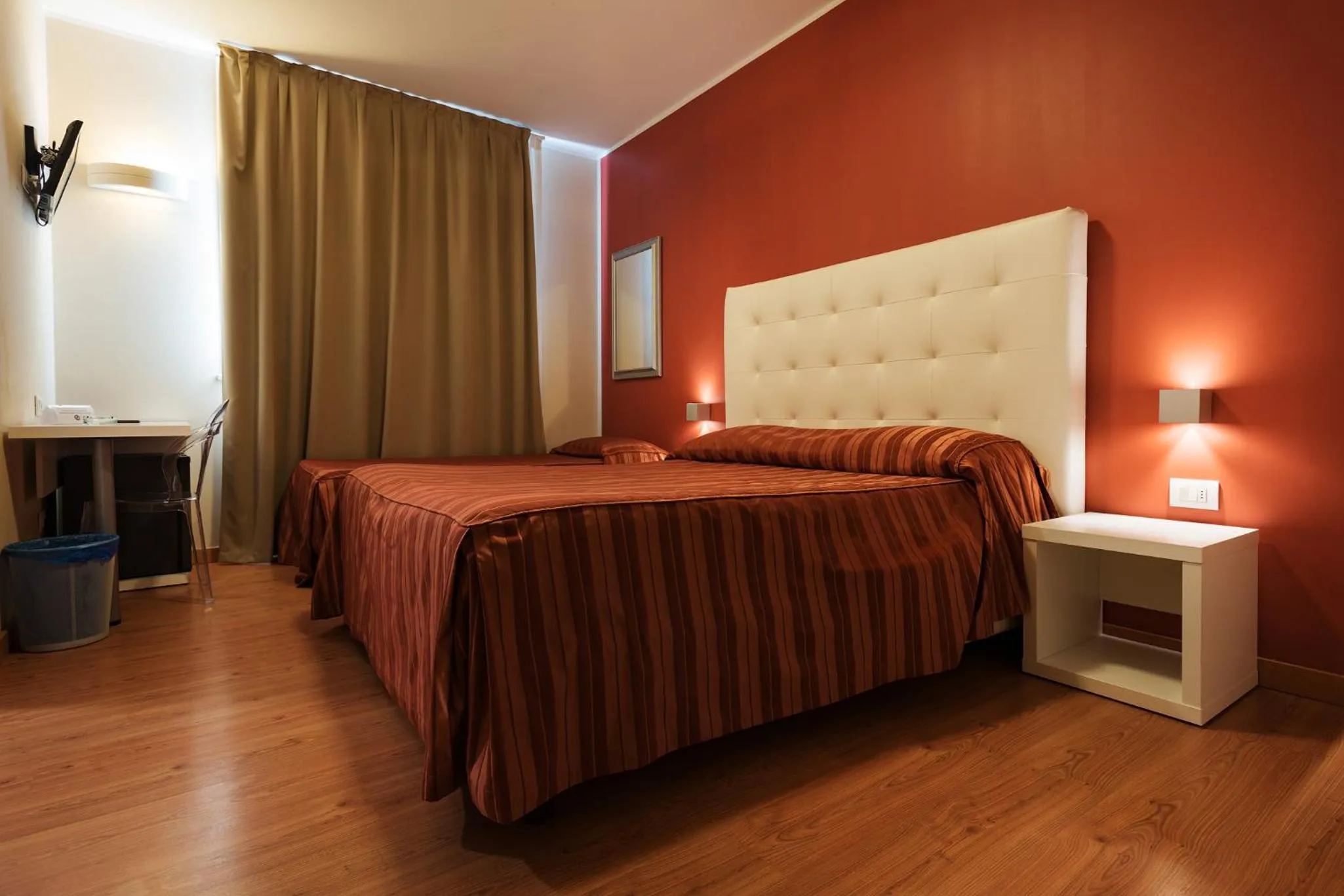 Photo of the whole room, Bed in Hotel Villa Molinari
