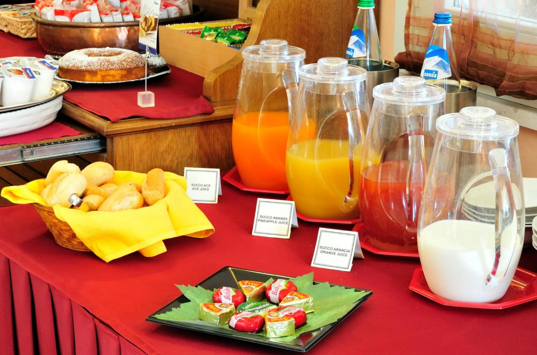 Breakfast in Hotel Villa Molinari