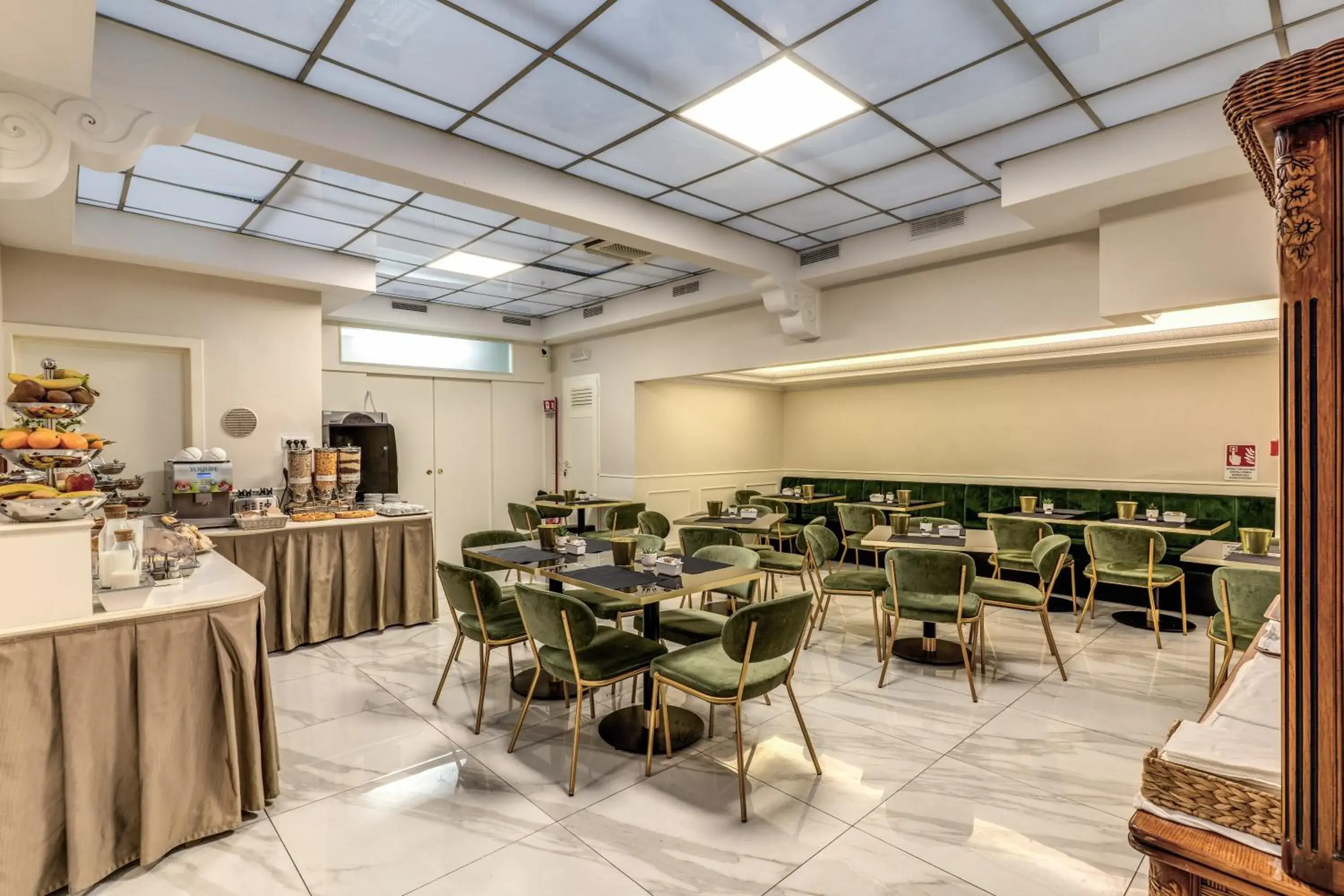 Breakfast in Flower Garden Hotel Breakfast in Flower Garden Hotel