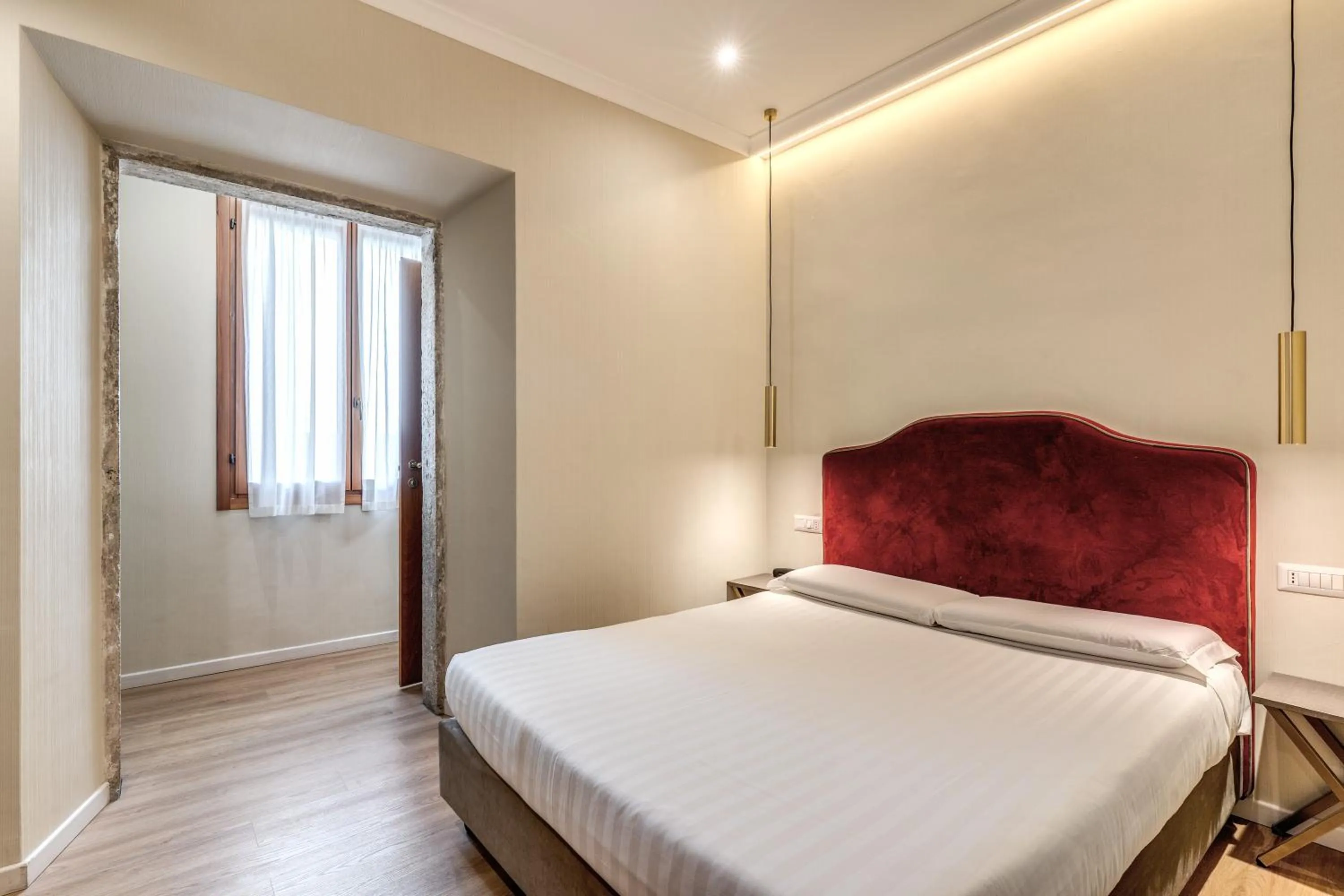 Bedroom, Bed in Flower Garden Hotel