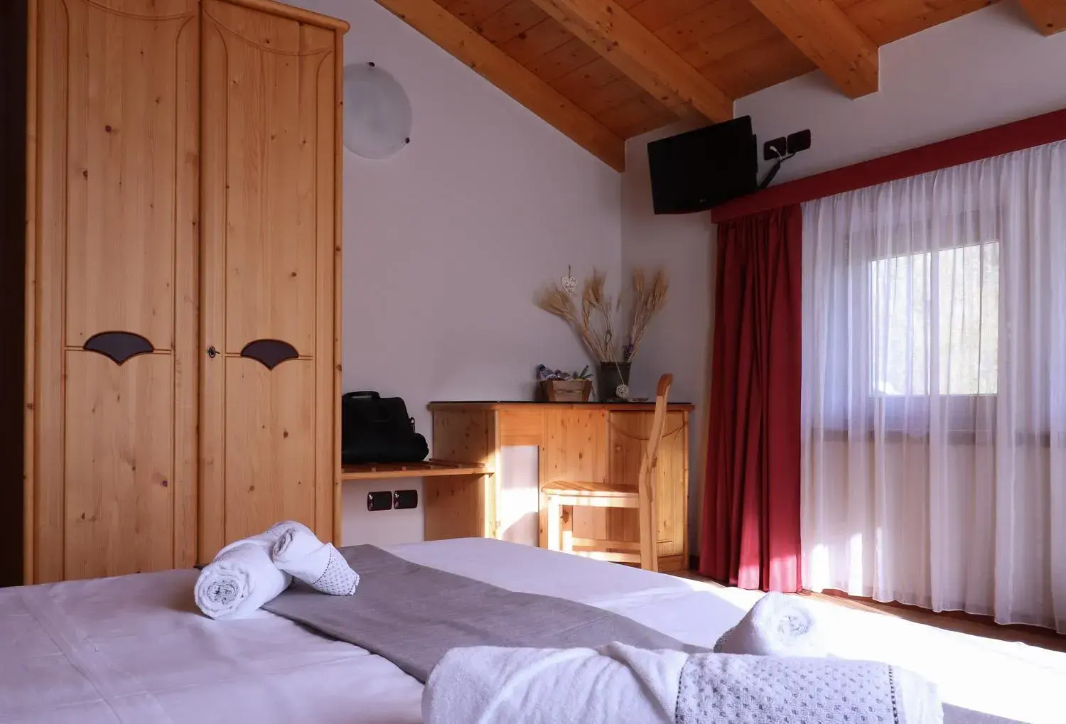 Large Double Room in hotel Parco Pineta Large Double Room in hotel Parco Pineta