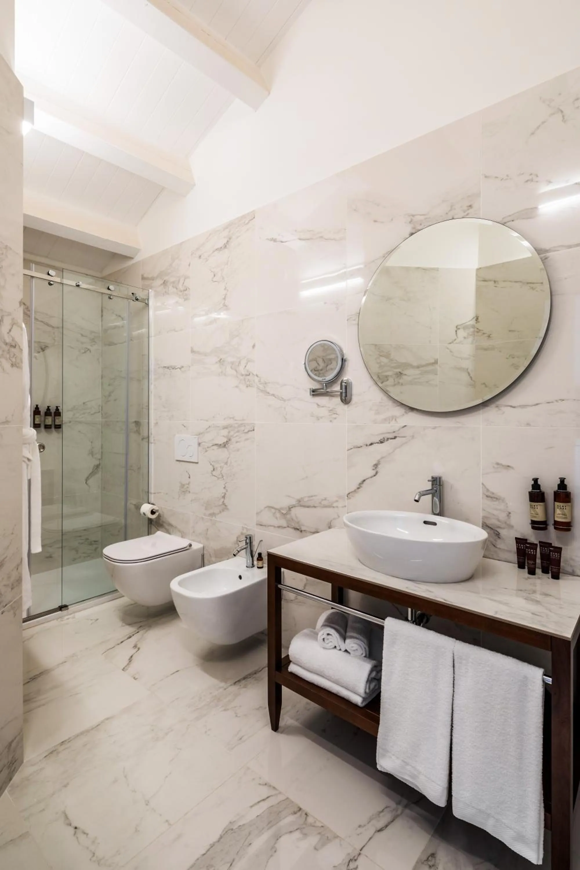 Bathroom in Palazzo Artemide - VRetreats