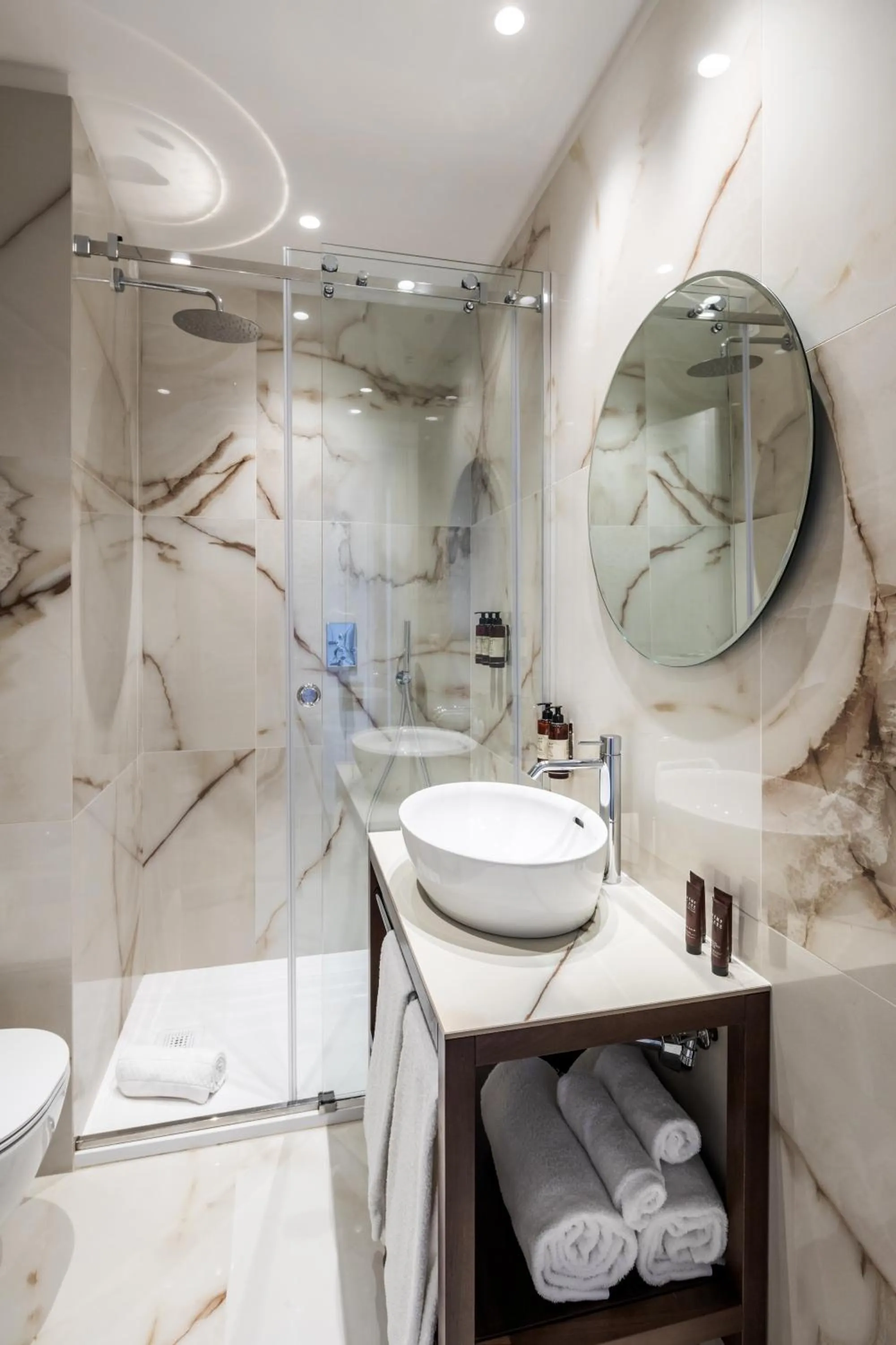 Bathroom in Palazzo Artemide - VRetreats