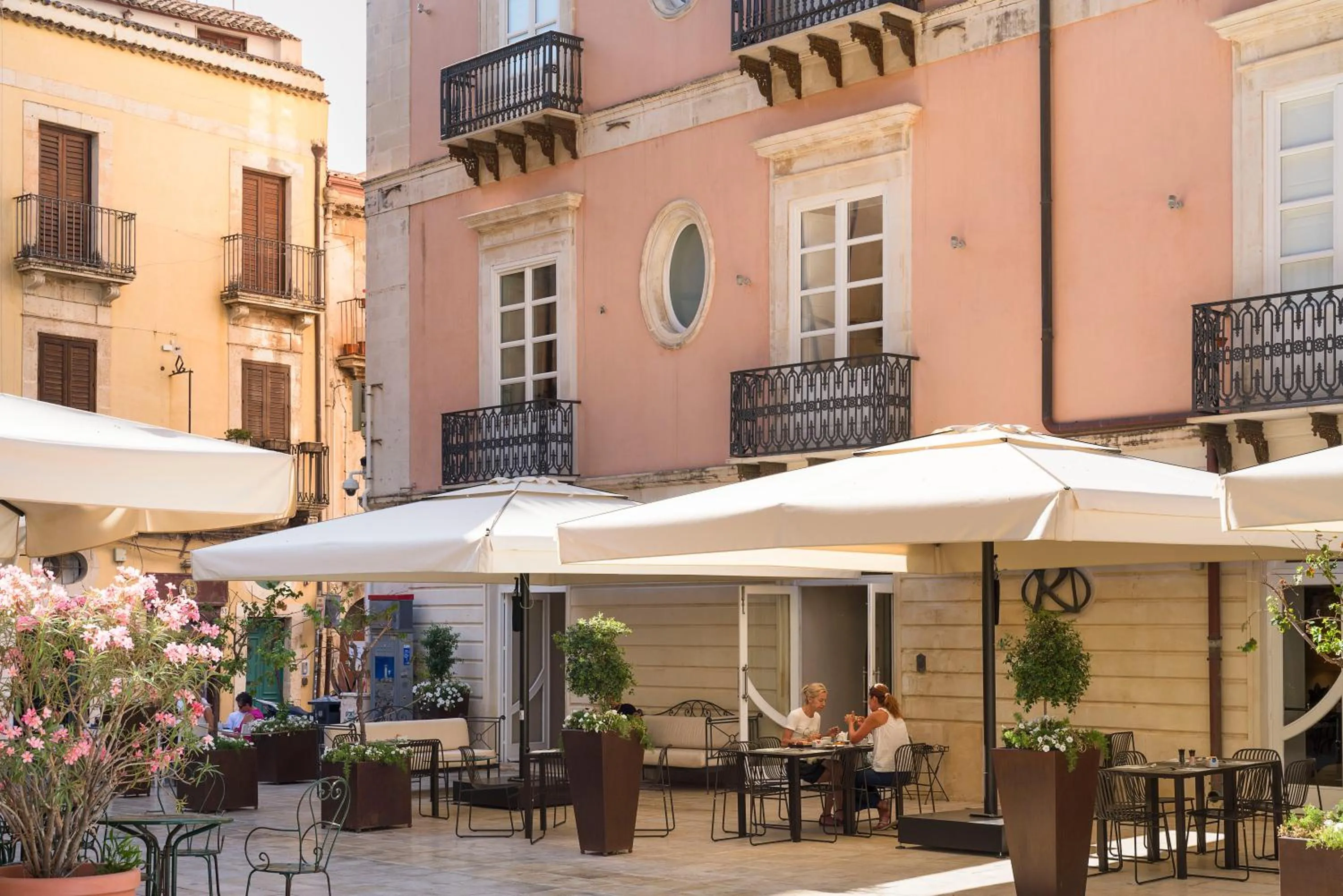 Restaurant/places to eat in Palazzo Artemide - VRetreats