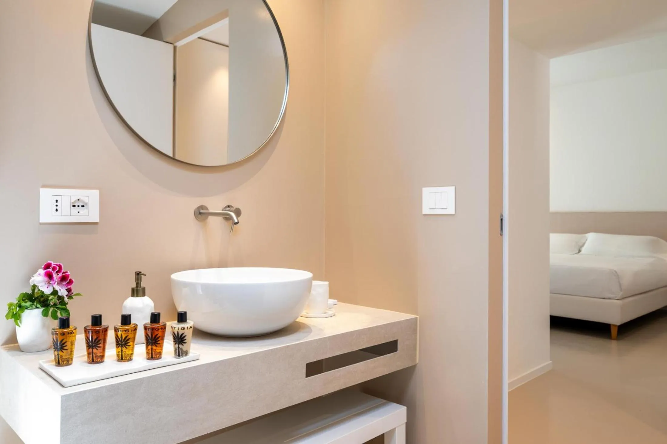 Bathroom, Bed in Dimora Caiammari Luxury Hotel & Spa