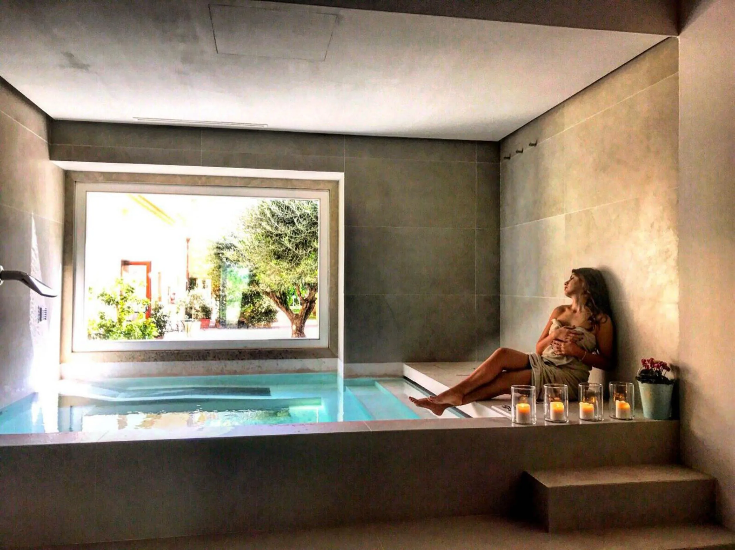 Hot Tub in Dimora Caiammari Luxury Hotel & Spa