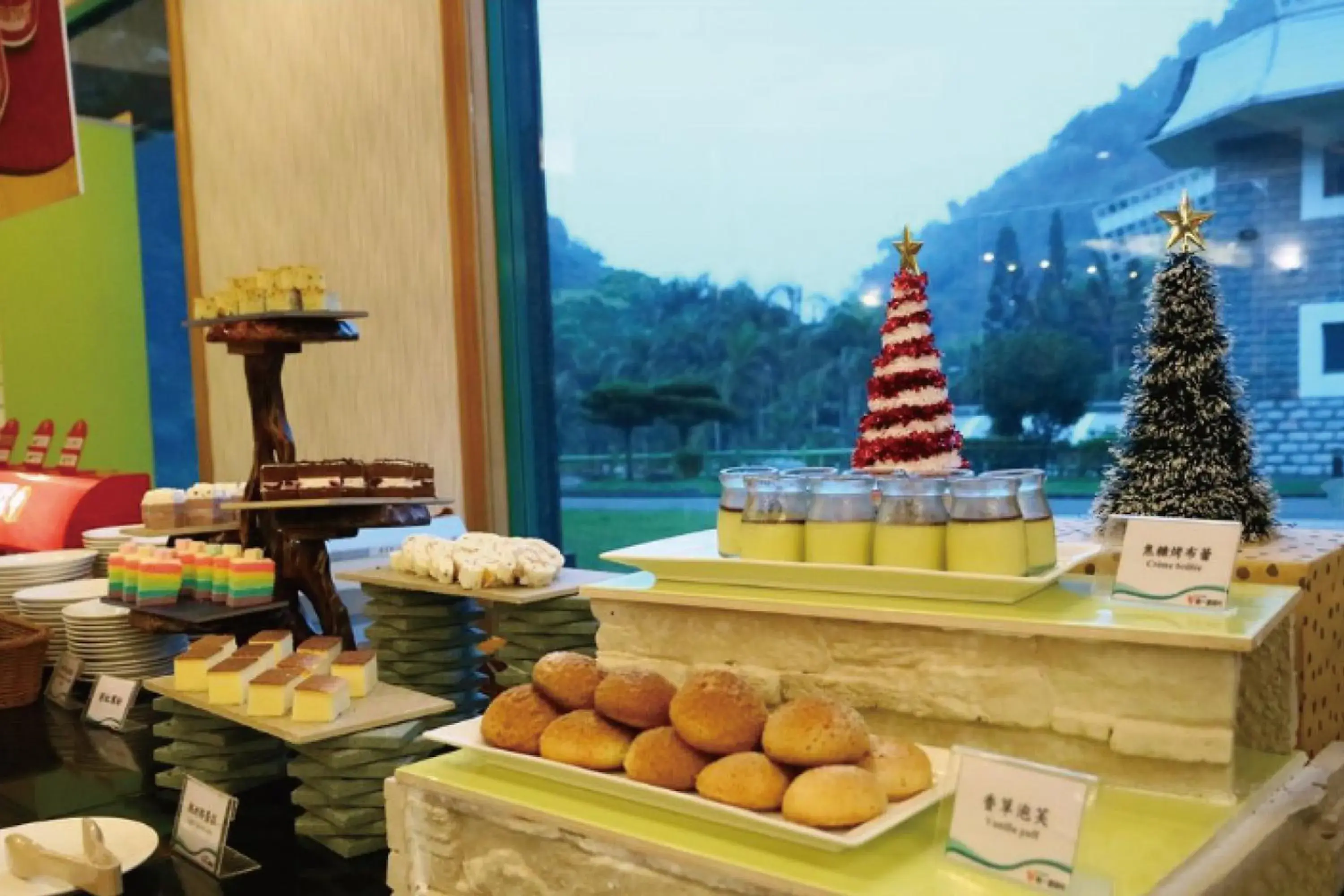 Food and drinks in Uni-Resort Mawutu Food and drinks in Uni-Resort Mawutu