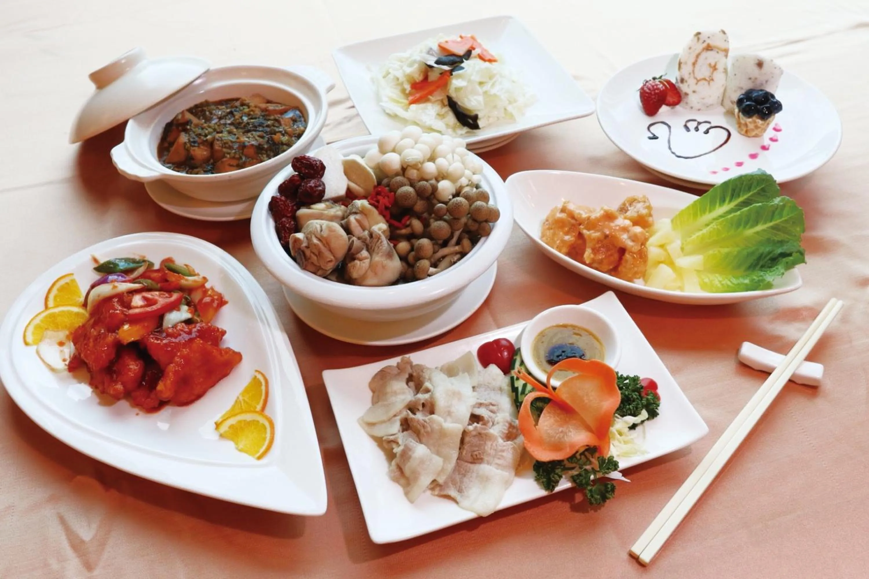 Meals in Uni-Resort Mawutu