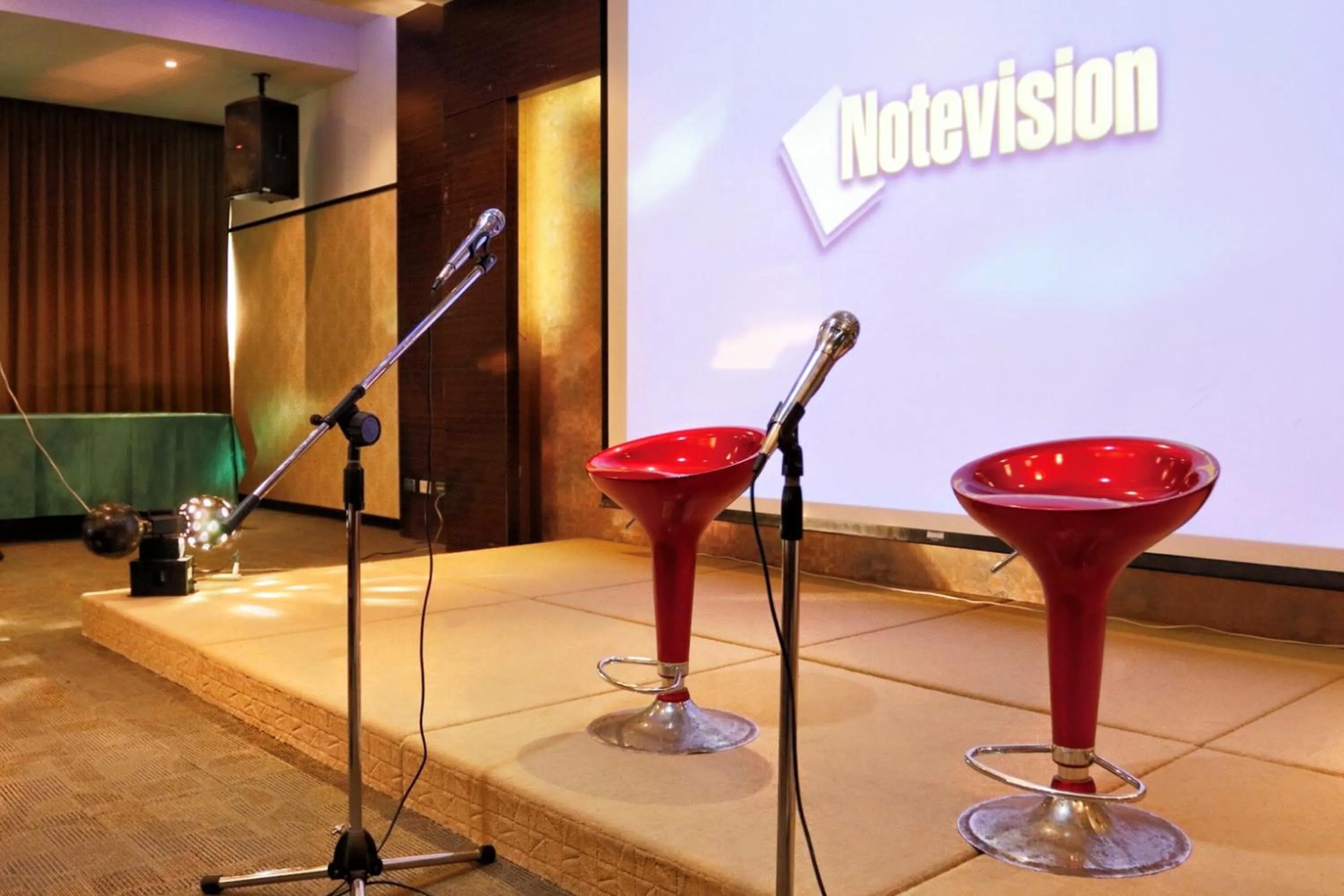 Karaoke in Uni-Resort Mawutu