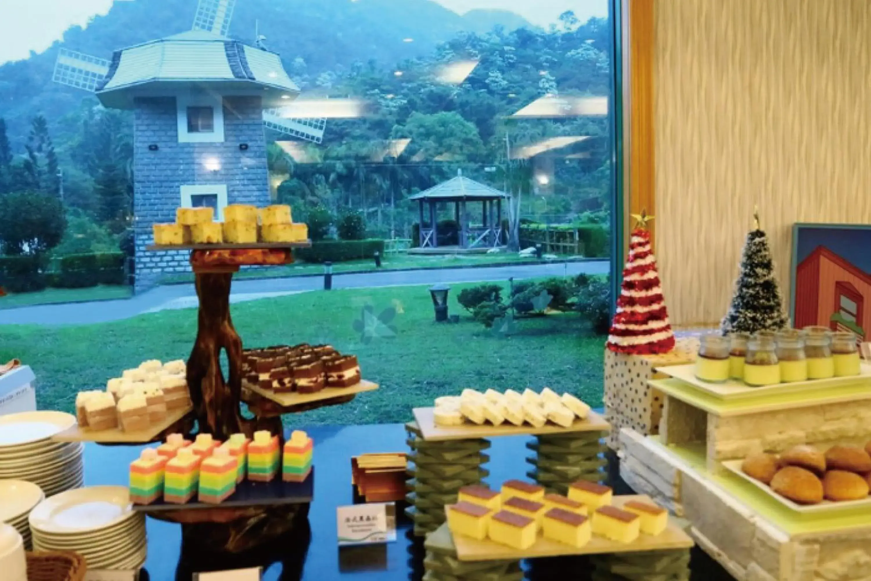 Food and drinks in Uni-Resort Mawutu Food and drinks in Uni-Resort Mawutu