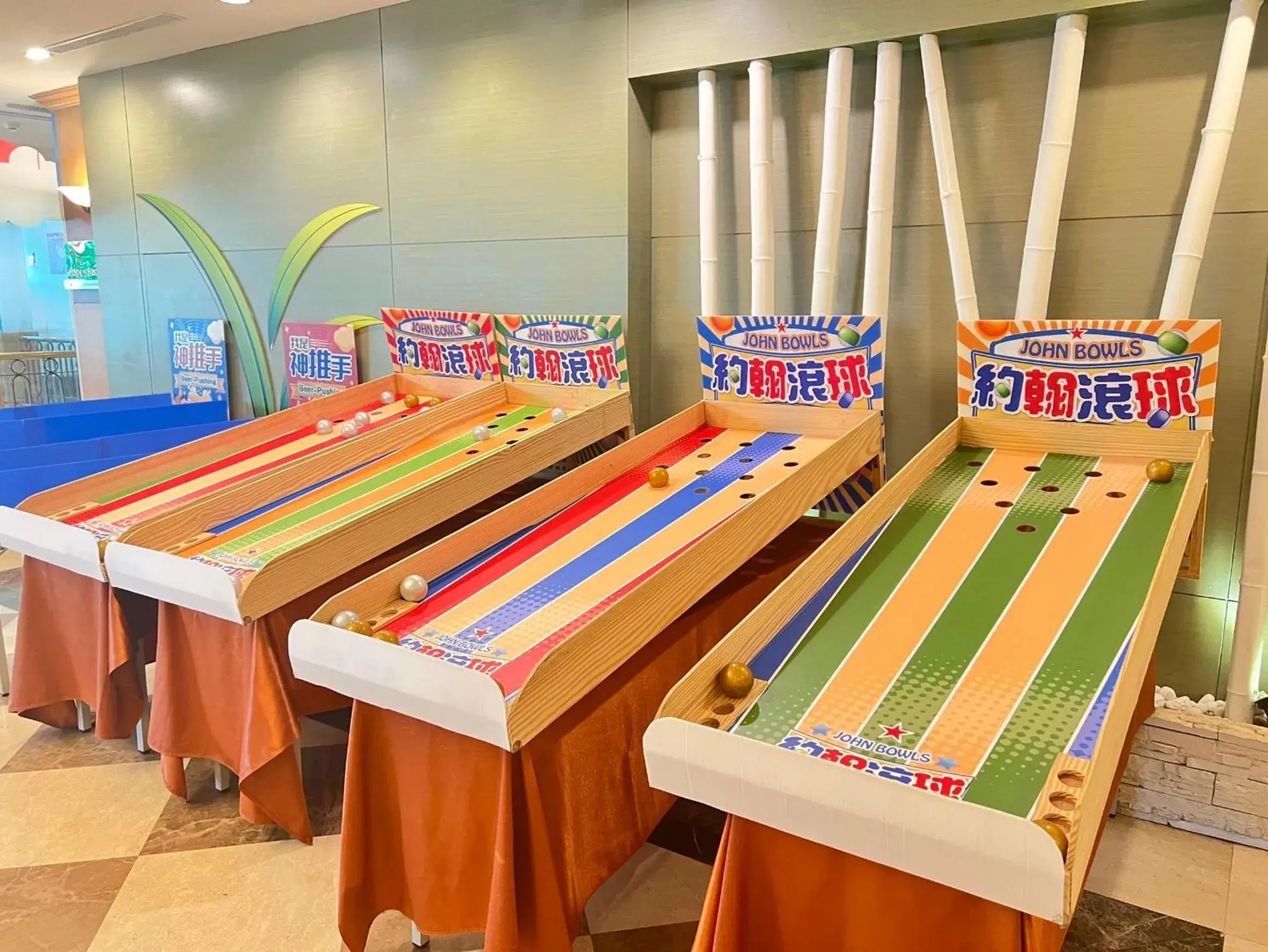 Evening entertainment in Uni-Resort Mawutu Evening entertainment in Uni-Resort Mawutu