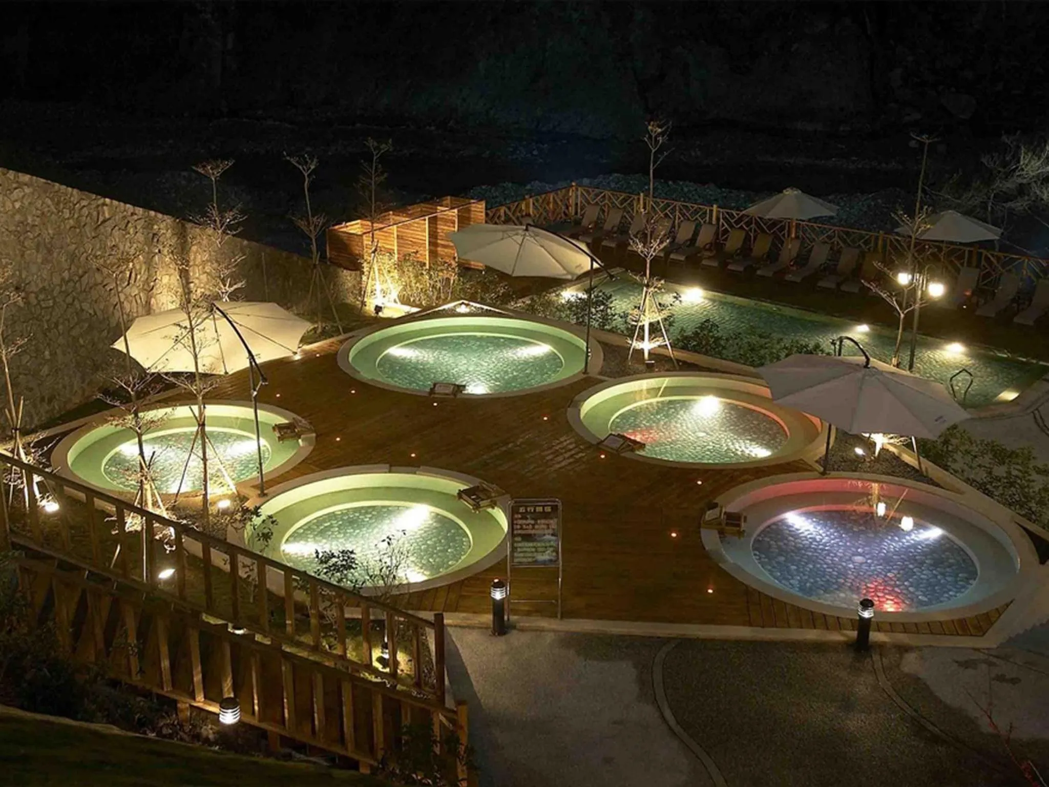 Hot Spring Bath in Uni-Resort Ku-Kuan