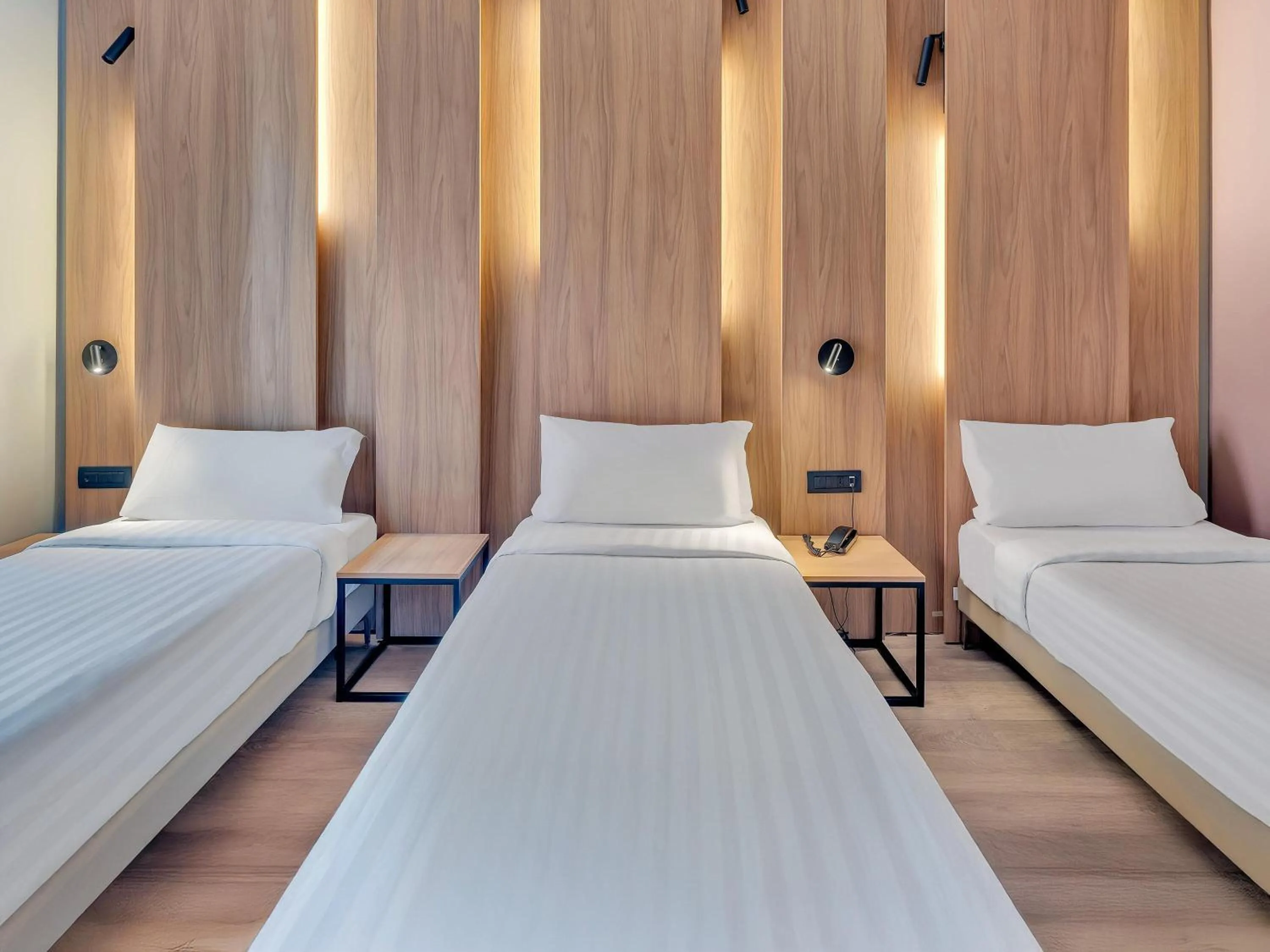 Photo of the whole room, Bed in B&B HOTEL Milano Portello