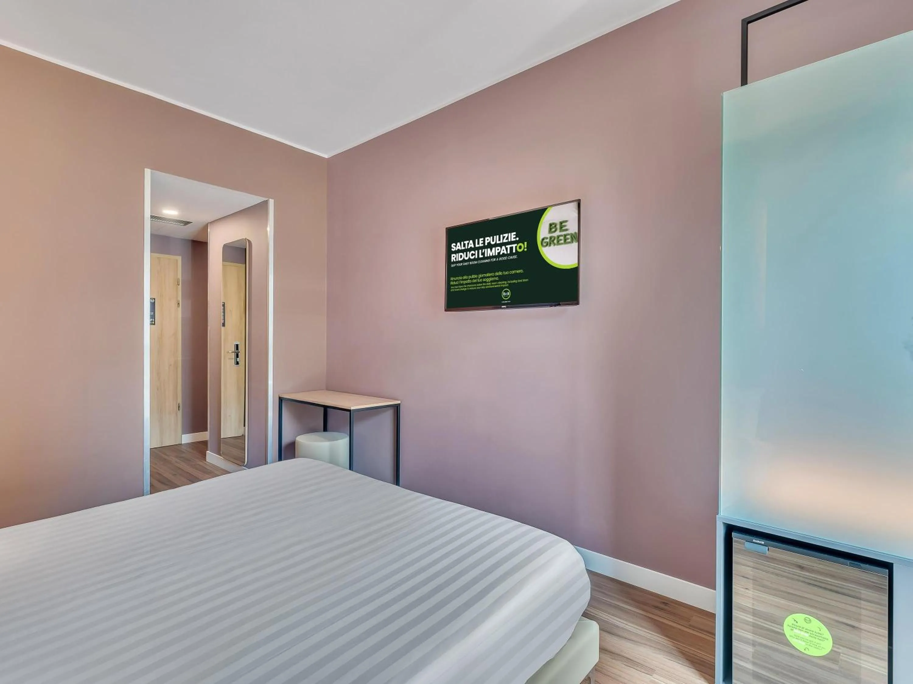 Photo of the whole room, Bed in B&B HOTEL Milano Portello