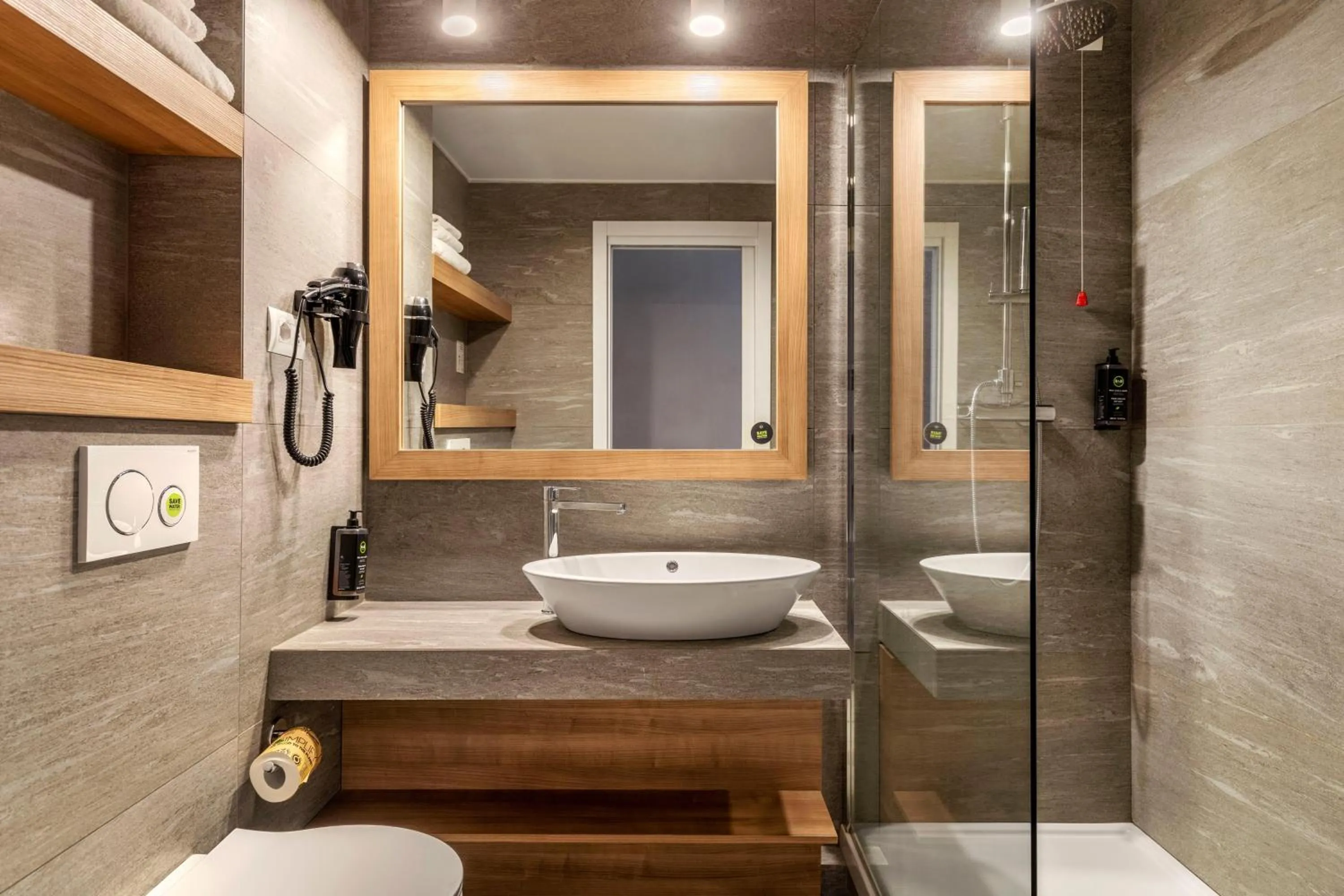 Bathroom in B&B HOTEL Milano Portello