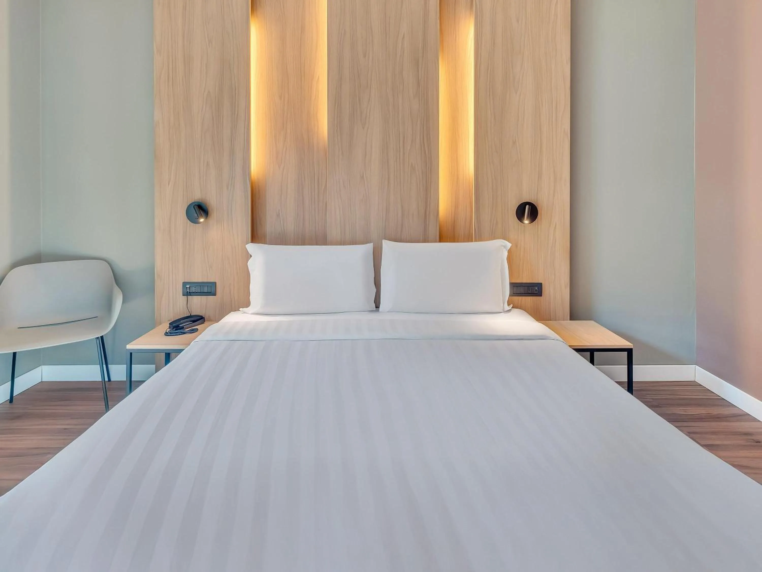 Photo of the whole room, Bed in B&B HOTEL Milano Portello