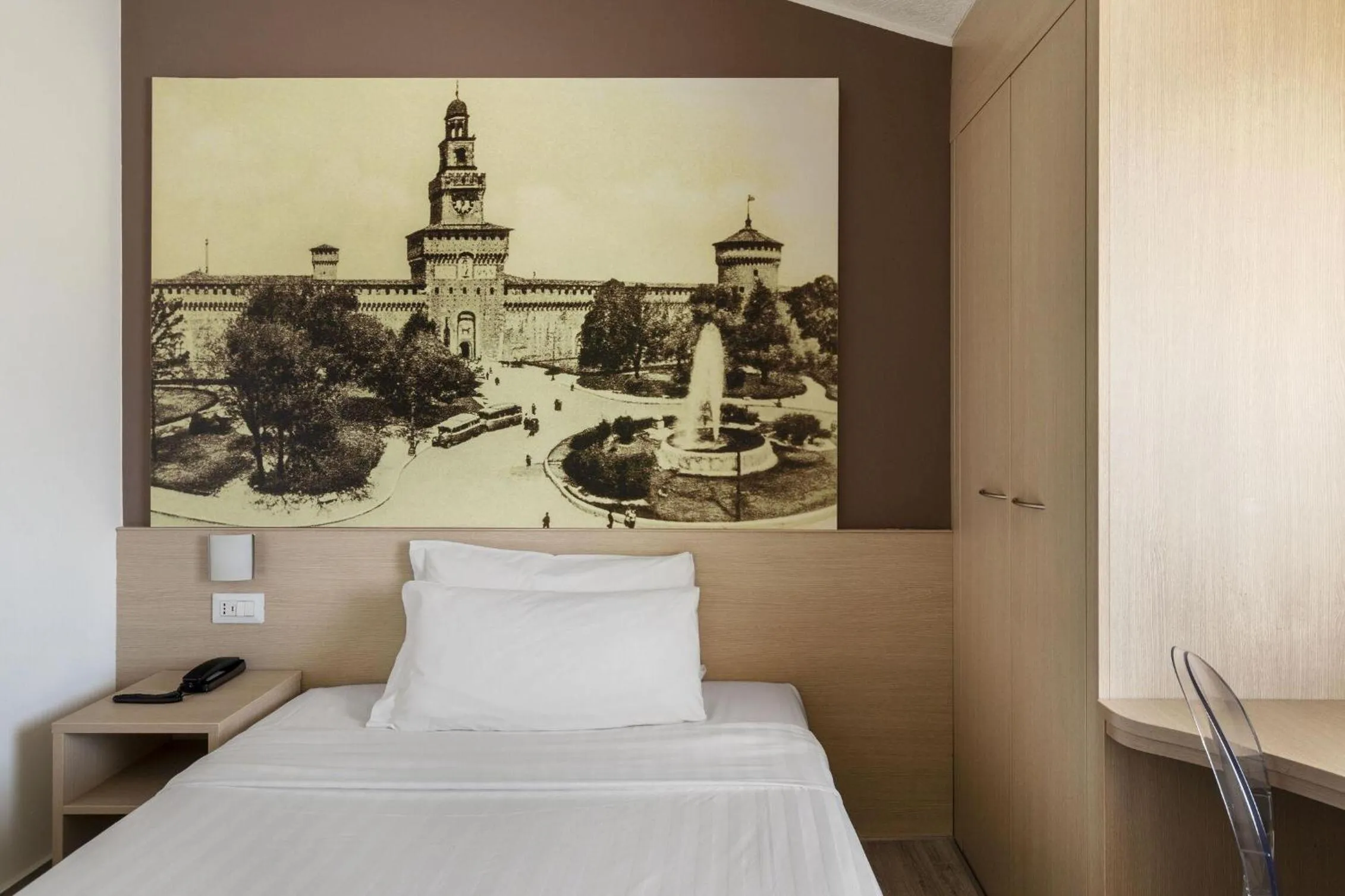 Photo of the whole room, Bed in B&B HOTEL Milano Portello