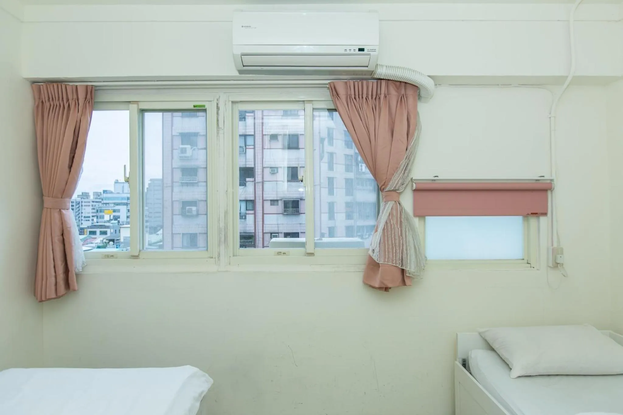 Bedroom, Bed in Mr. Lobster’s Secret Den design hostel