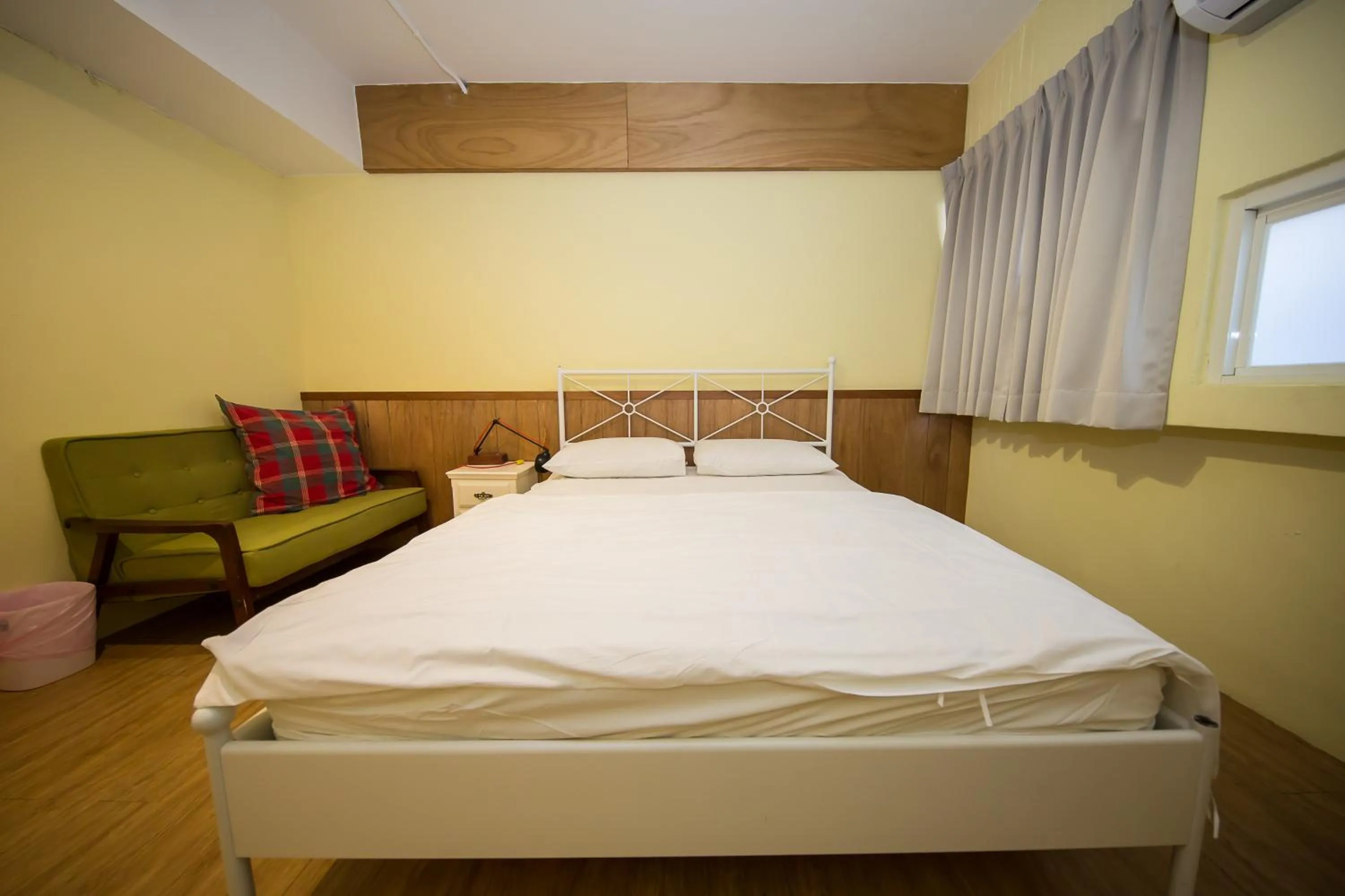 Bed in Mr. Lobster’s Secret Den design hostel