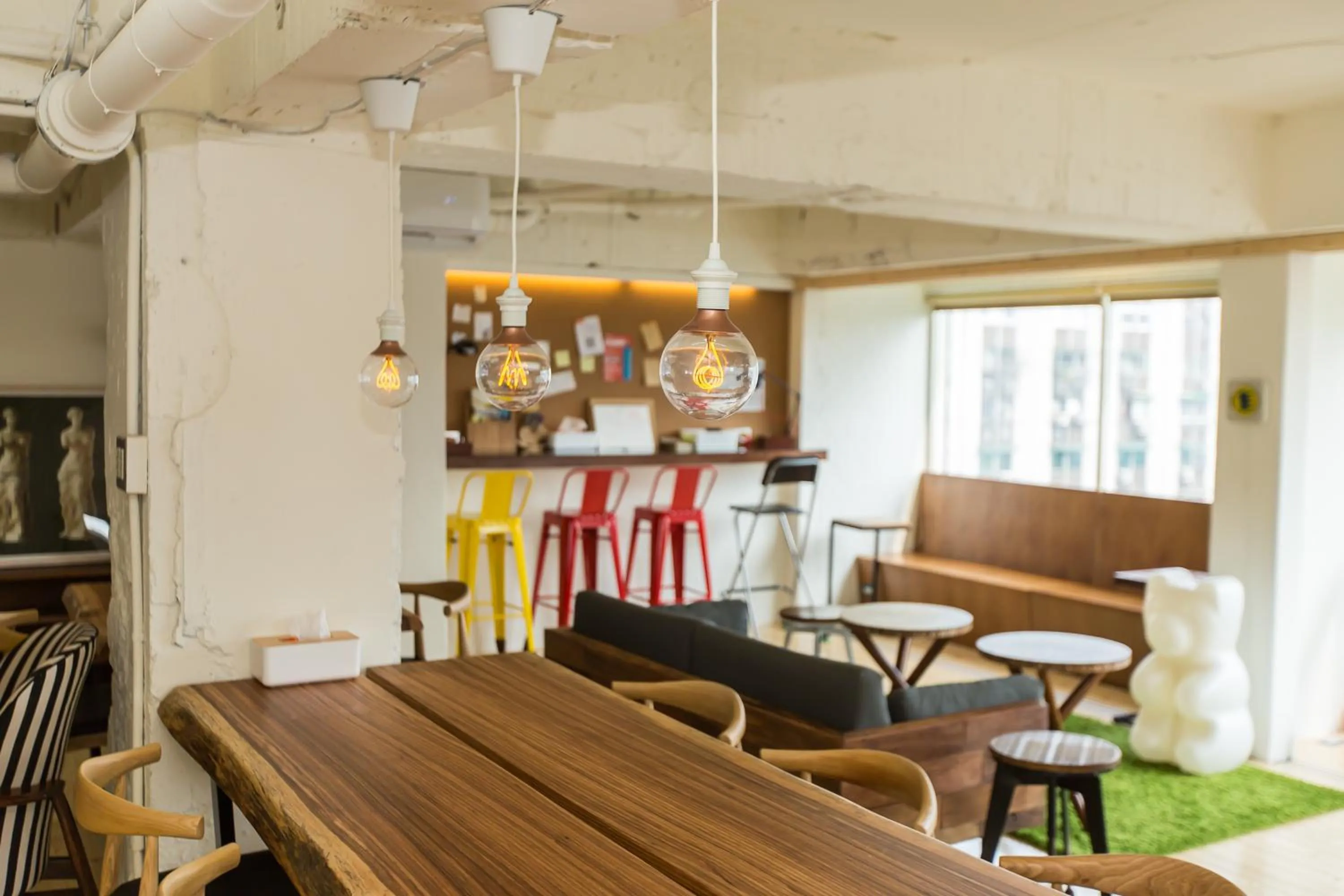 Communal lounge/ TV room in Mr. Lobster’s Secret Den design hostel